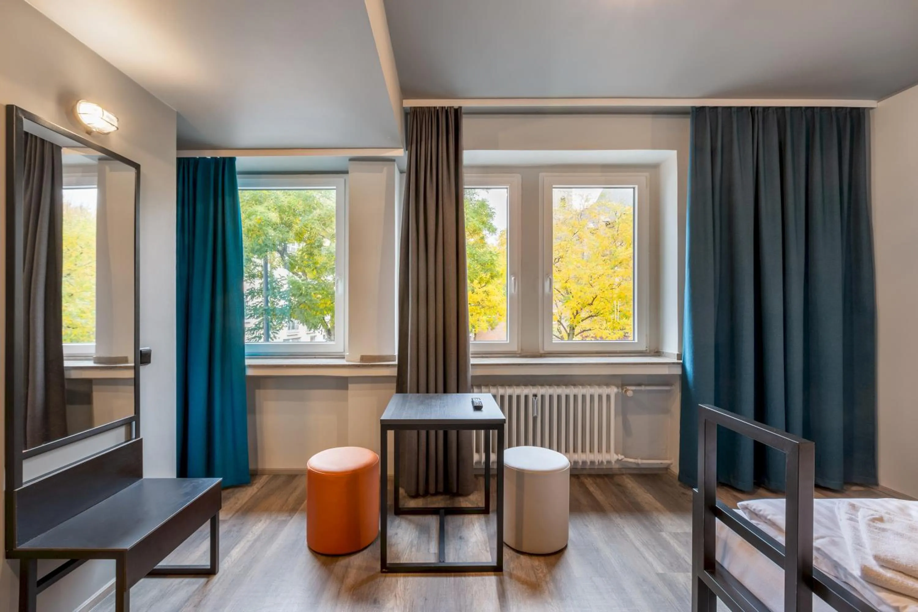 Photo of the whole room, Bed in a&o Köln Hauptbahnhof