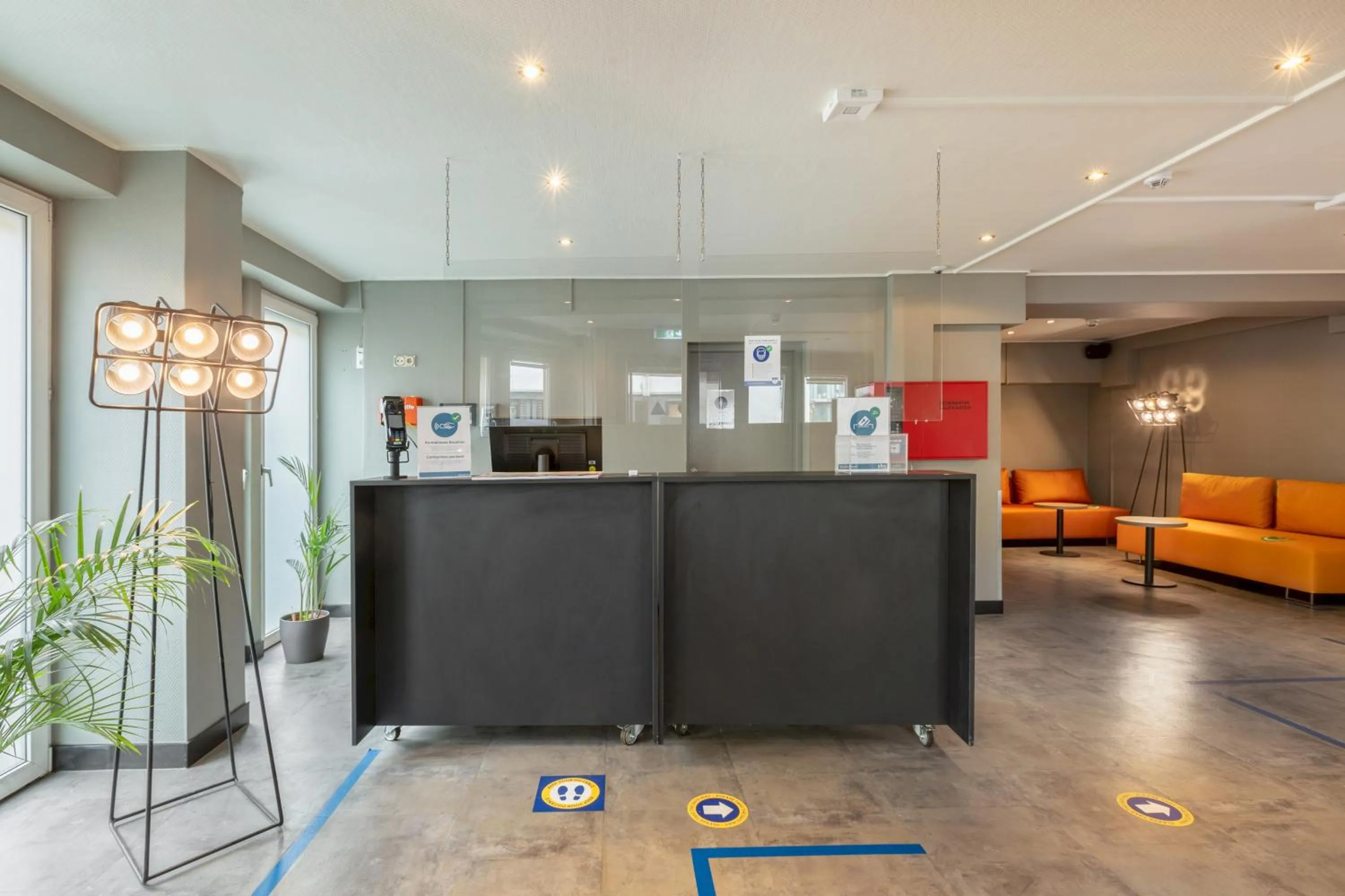 Lobby or reception in a&o Köln Hauptbahnhof
