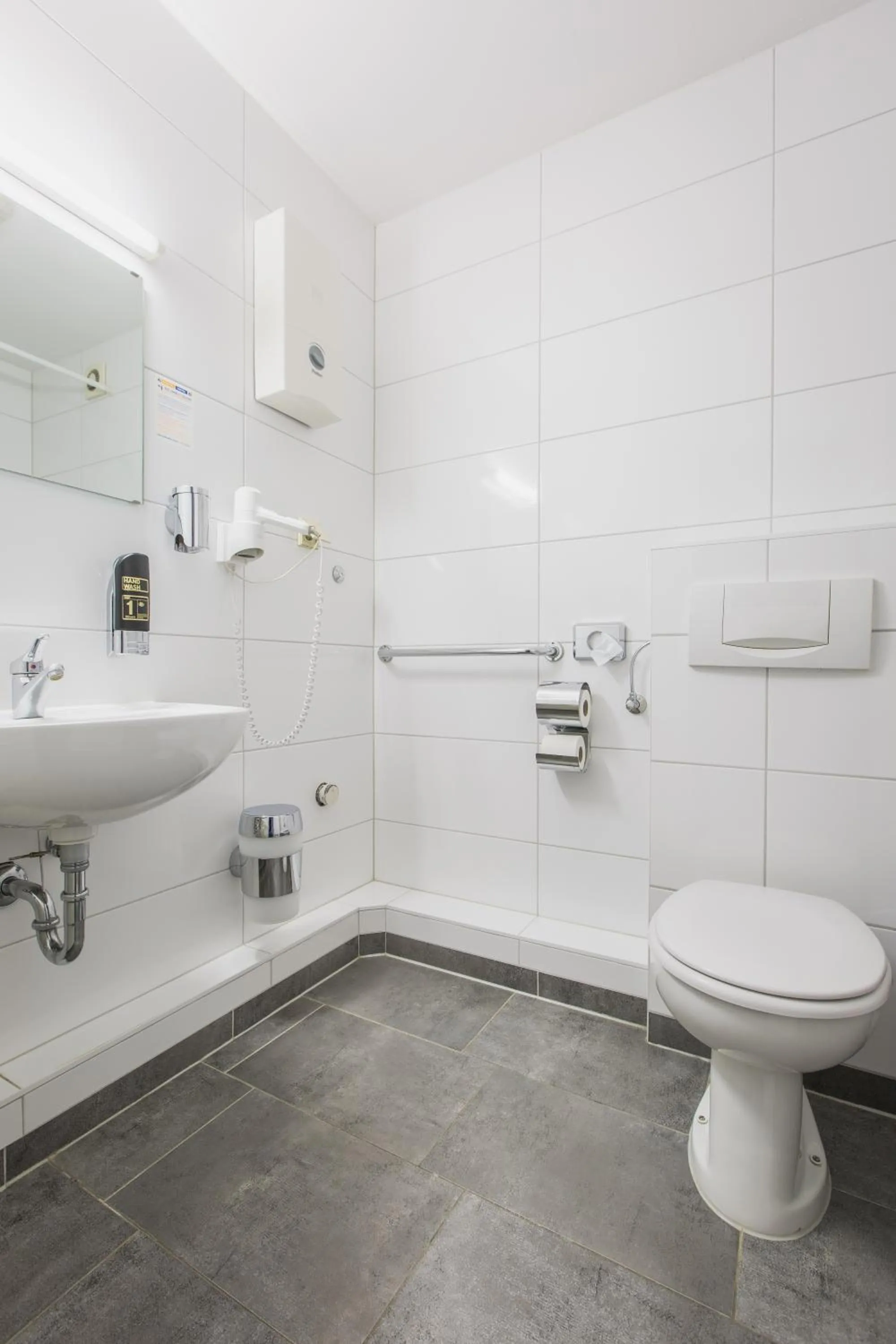 Toilet in a&o Köln Hauptbahnhof