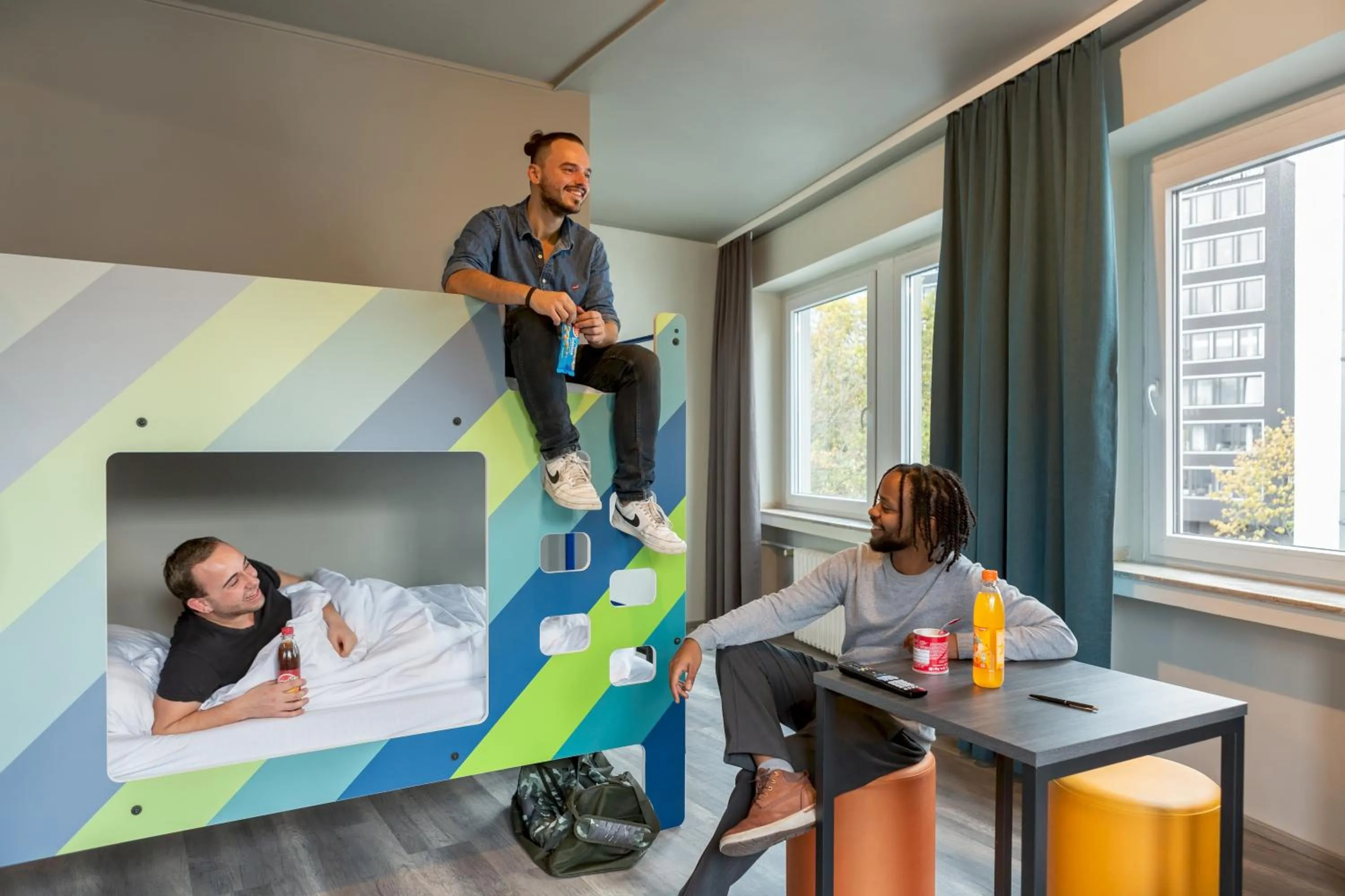 Photo of the whole room in a&o Köln Hauptbahnhof