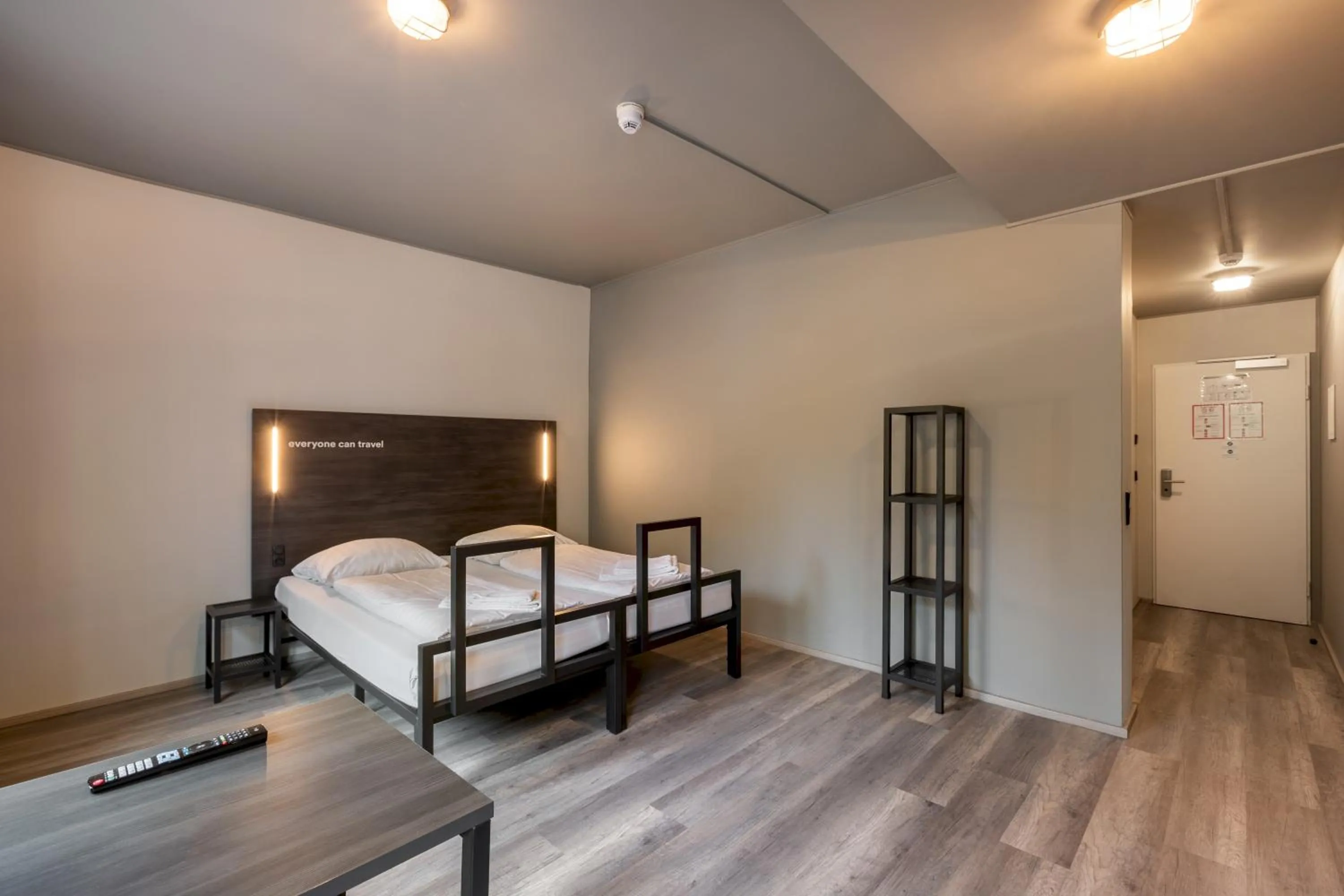 Photo of the whole room, Bed in a&o Köln Hauptbahnhof