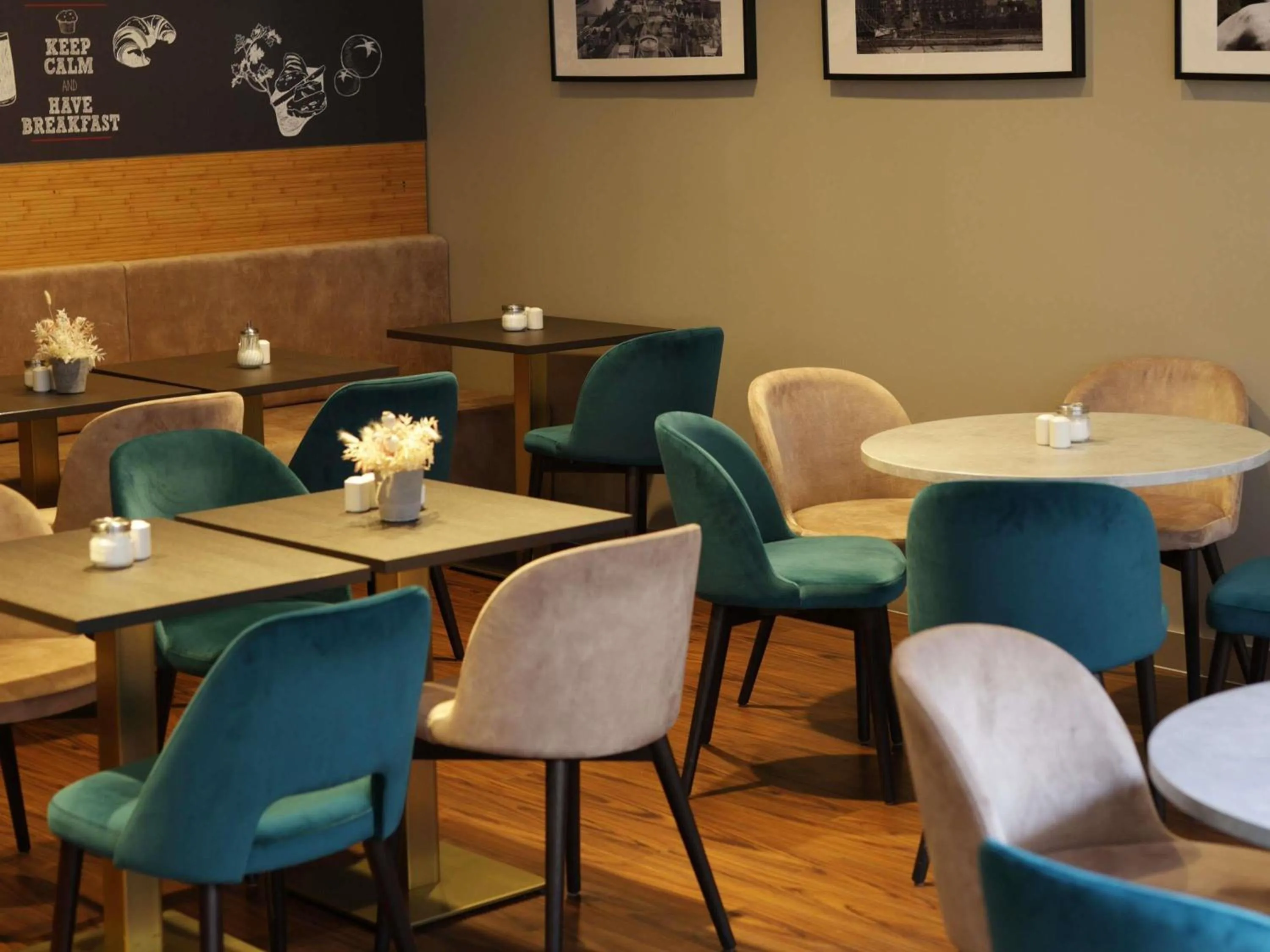 Lounge or bar in ibis Frankfurt Centrum