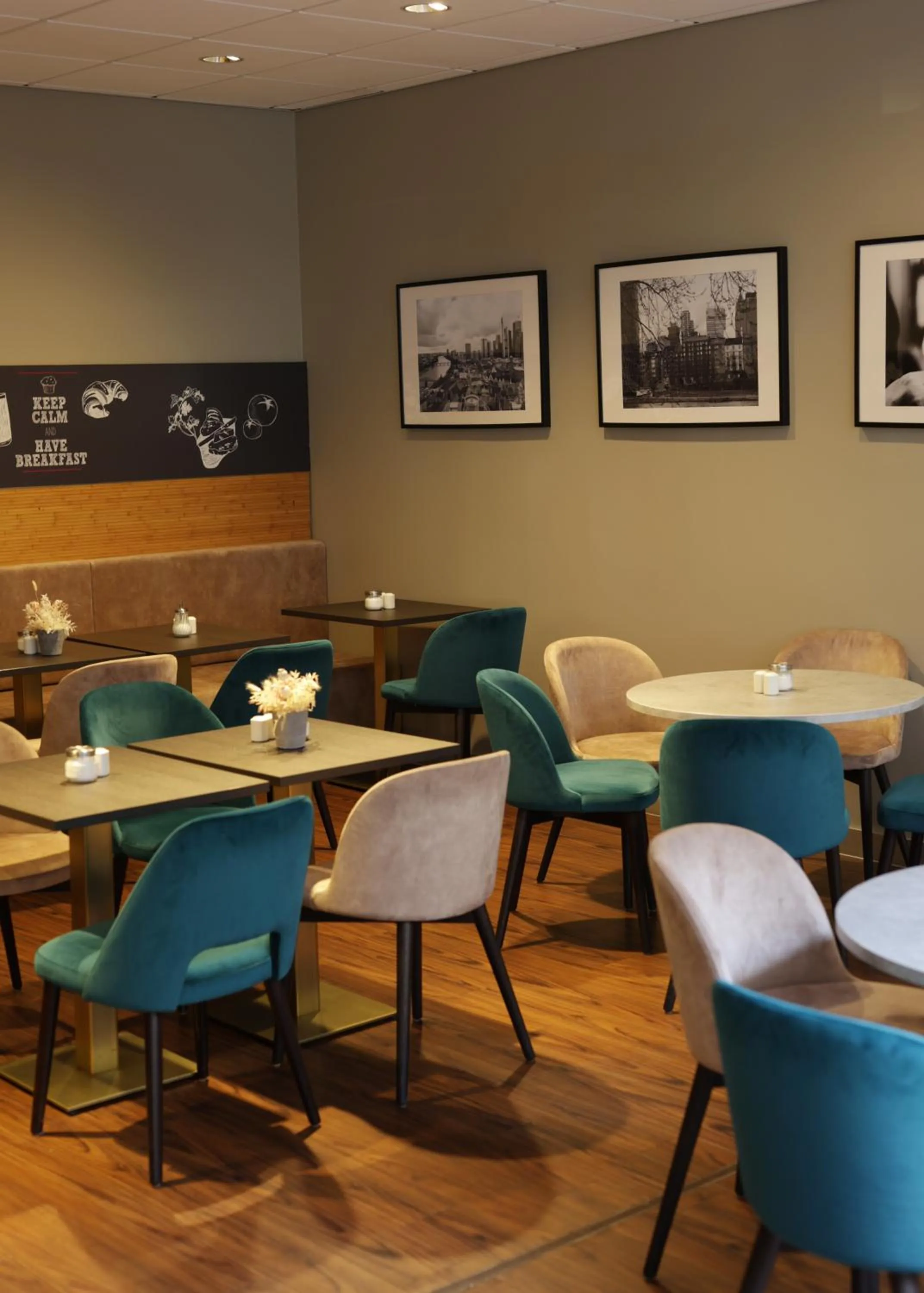 Restaurant/places to eat in ibis Frankfurt Centrum