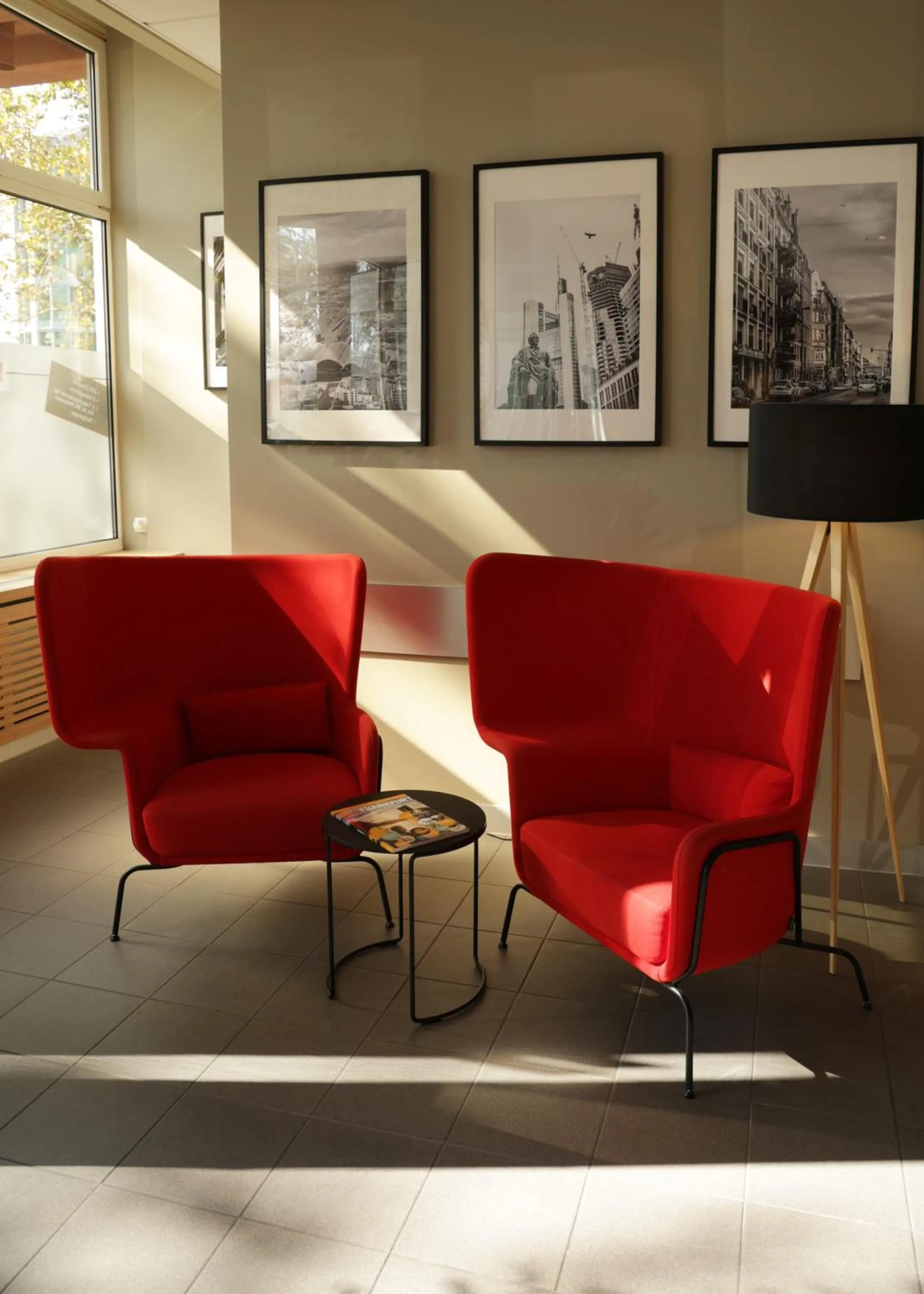 Lobby or reception in ibis Frankfurt Centrum