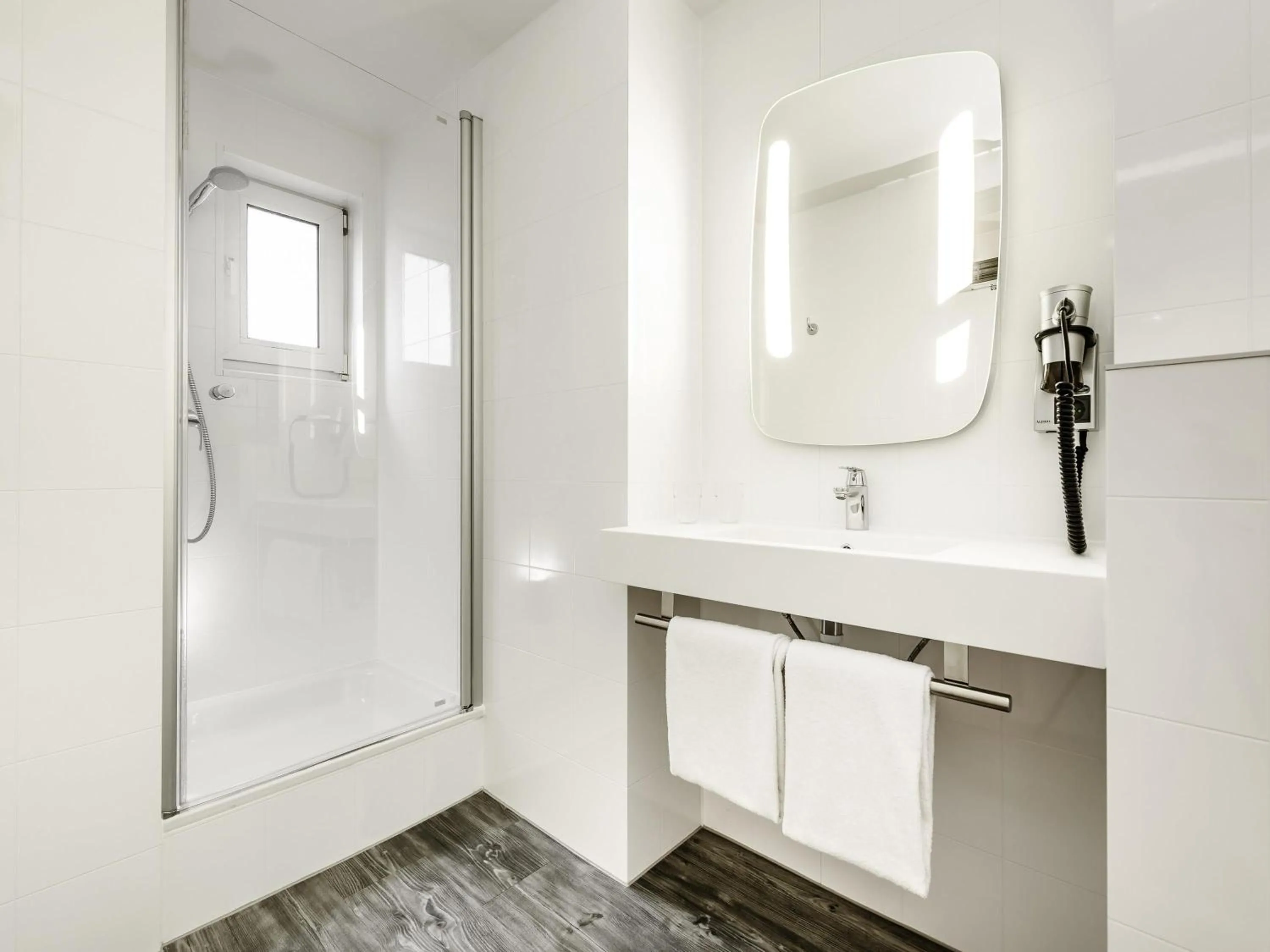 Bedroom in ibis Frankfurt Centrum