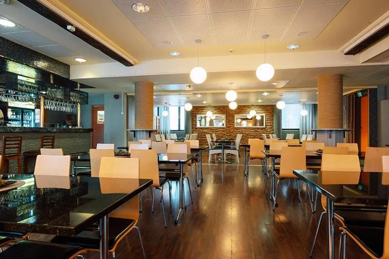 Restaurant/places to eat in Hotelliravintola Kumpu