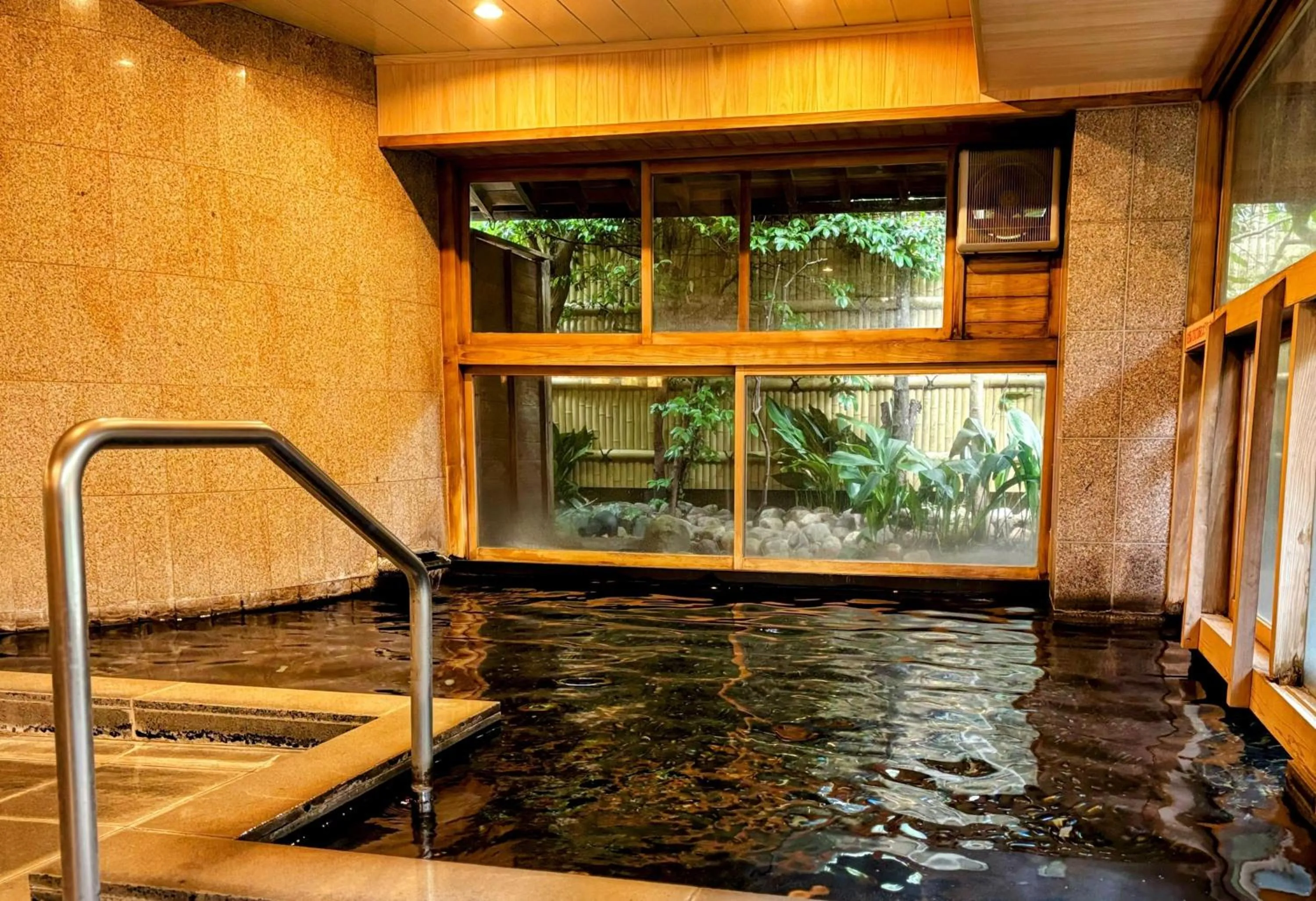 Public Bath in Yufuin Santoukan