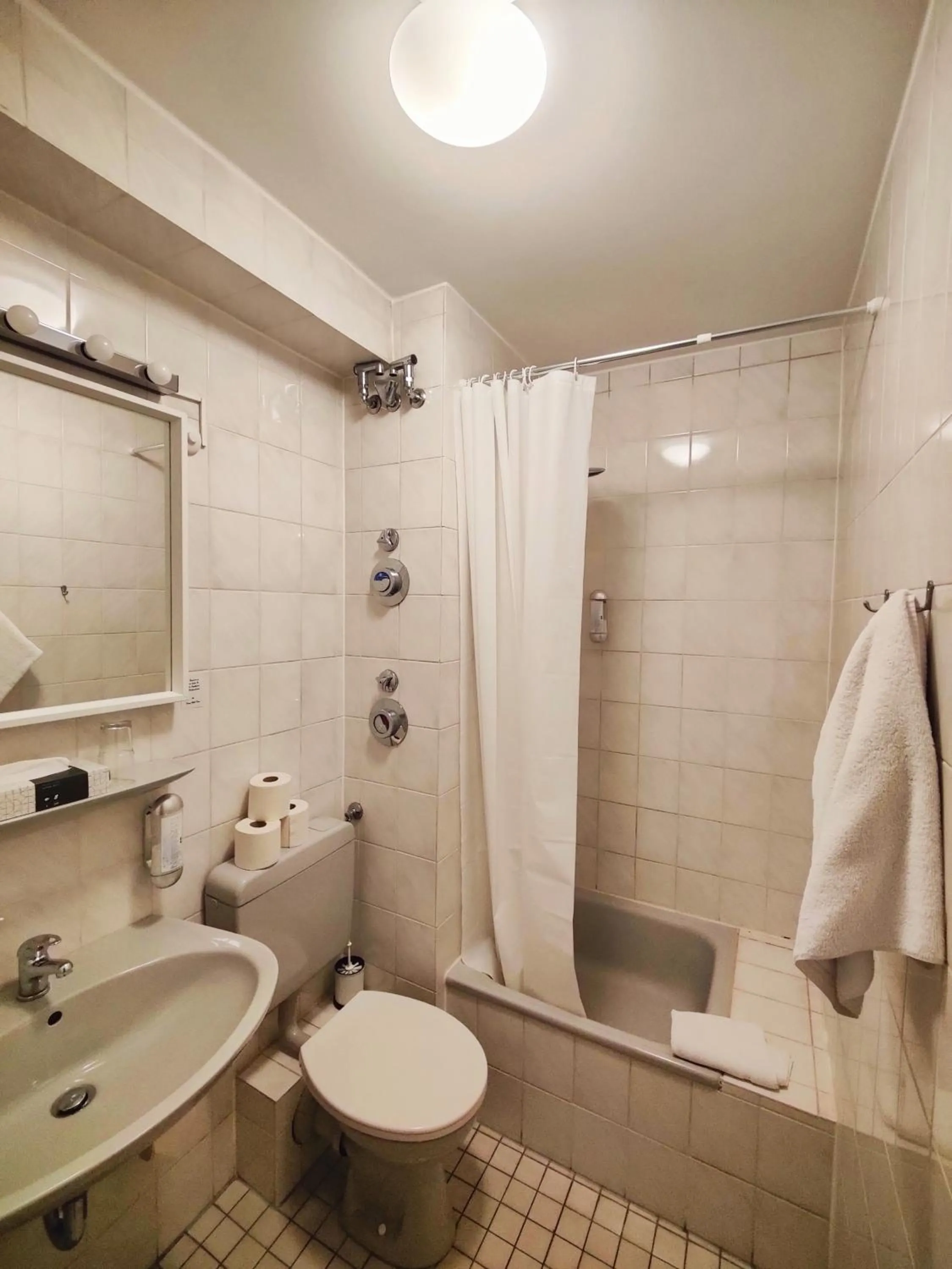 Shower in Hotel Beim Schupi Karlsruhe