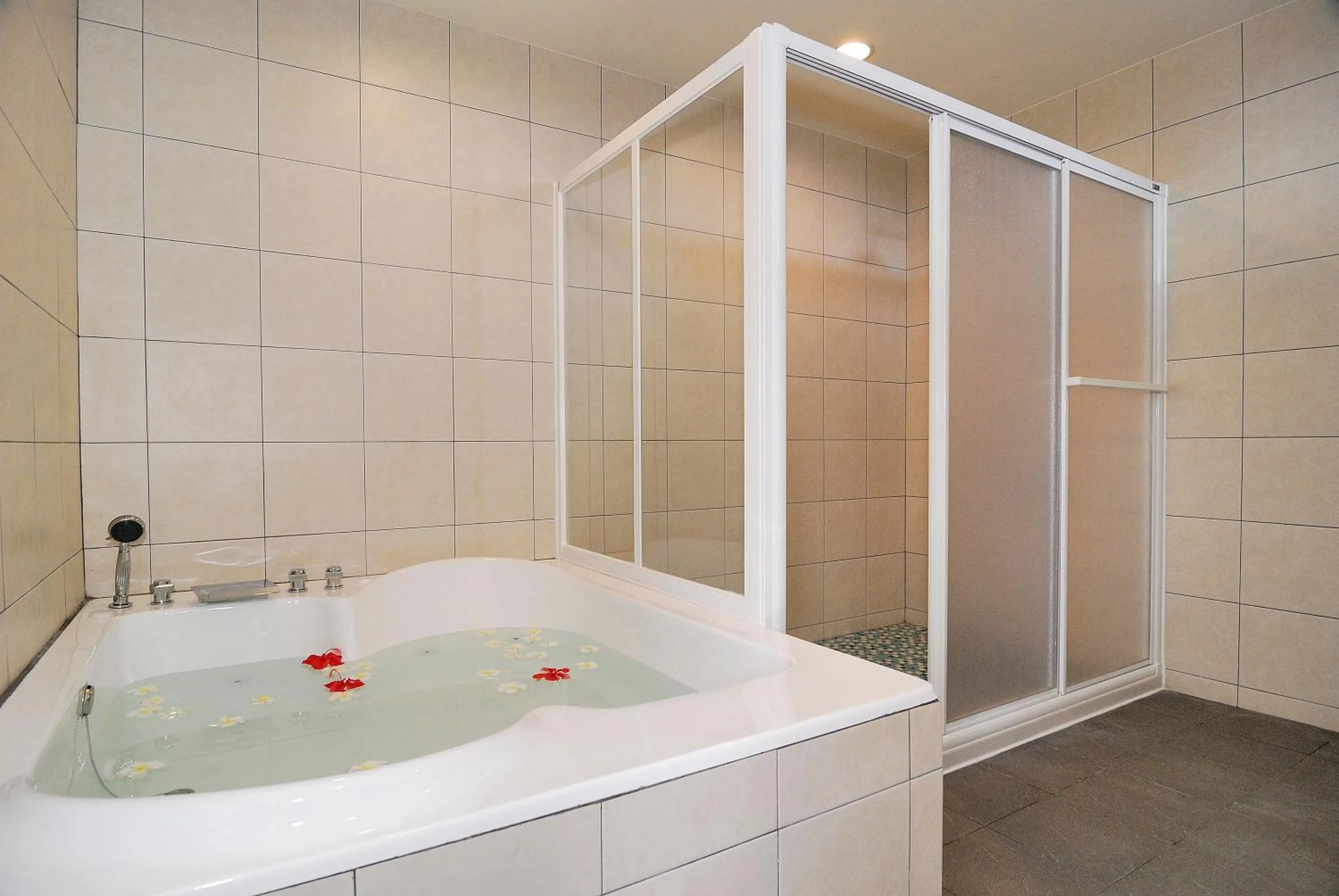 Bathroom in Airai Water Paradise Hotel & Spa