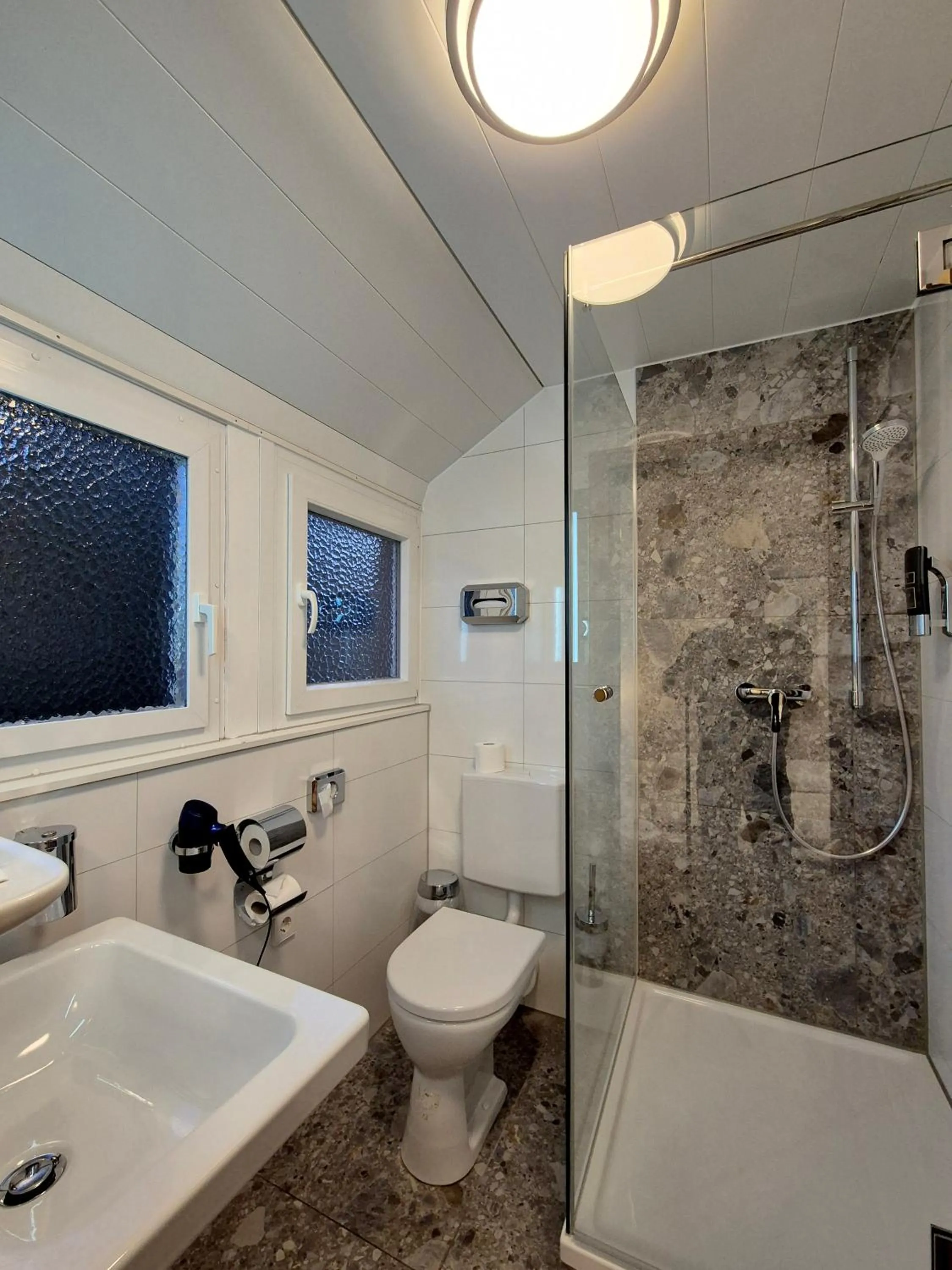 Bathroom in Hotel Mäuerle