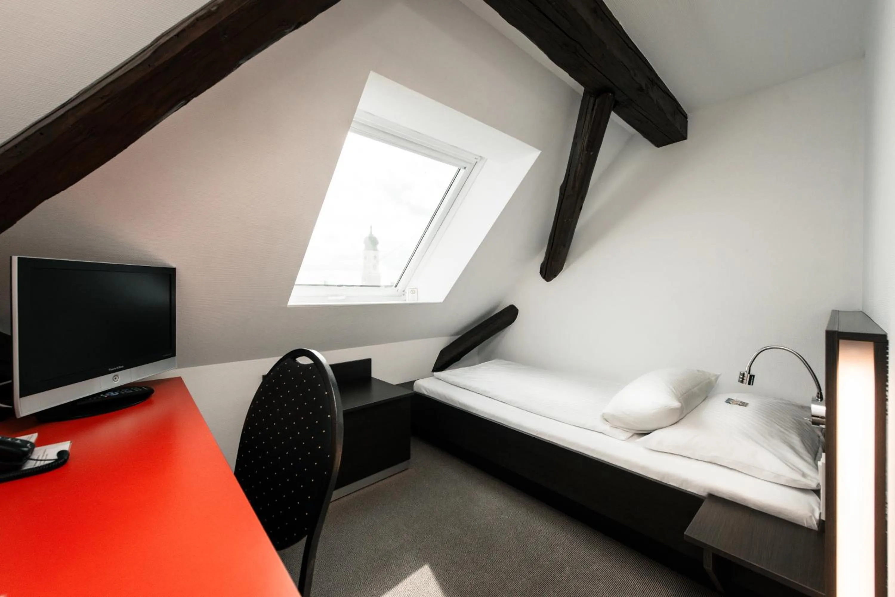 Photo of the whole room, Bed in Hotel & Restaurant Ochsen Merklingen