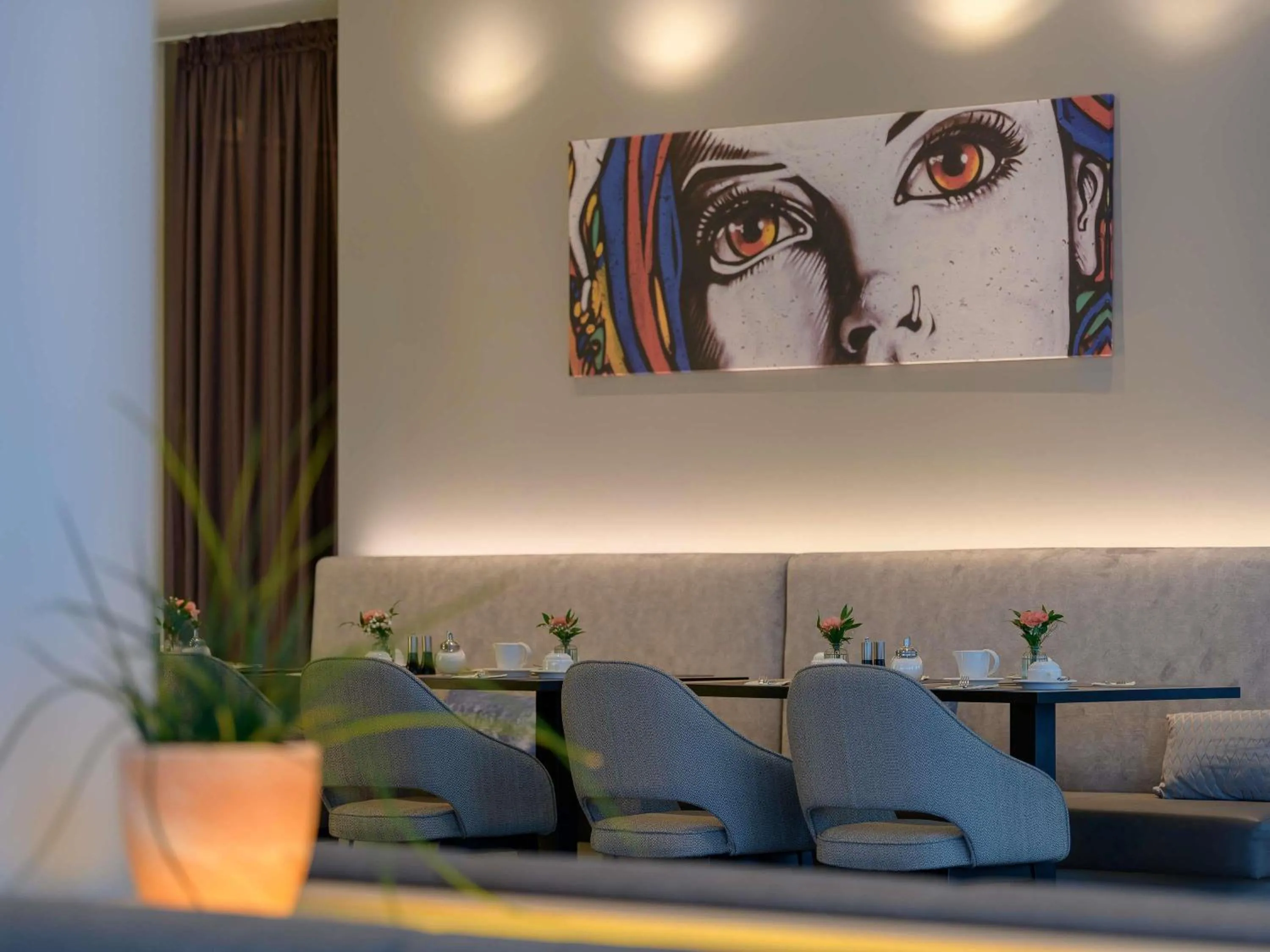 Restaurant/places to eat in Novotel München Messe