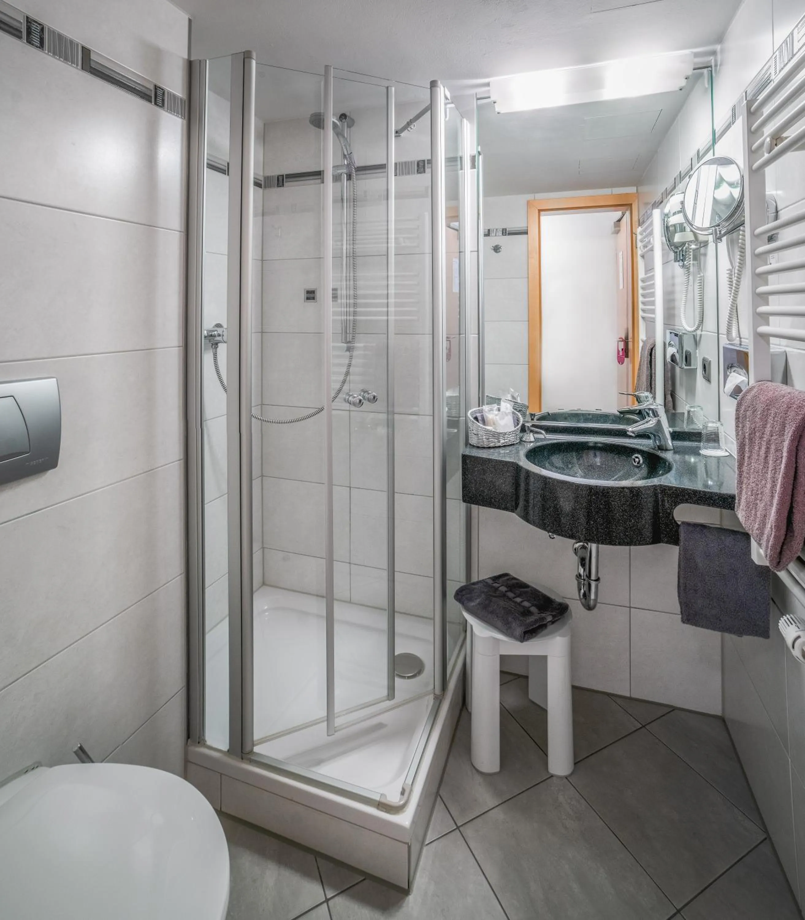 Shower in Hotel Passauer Wolf