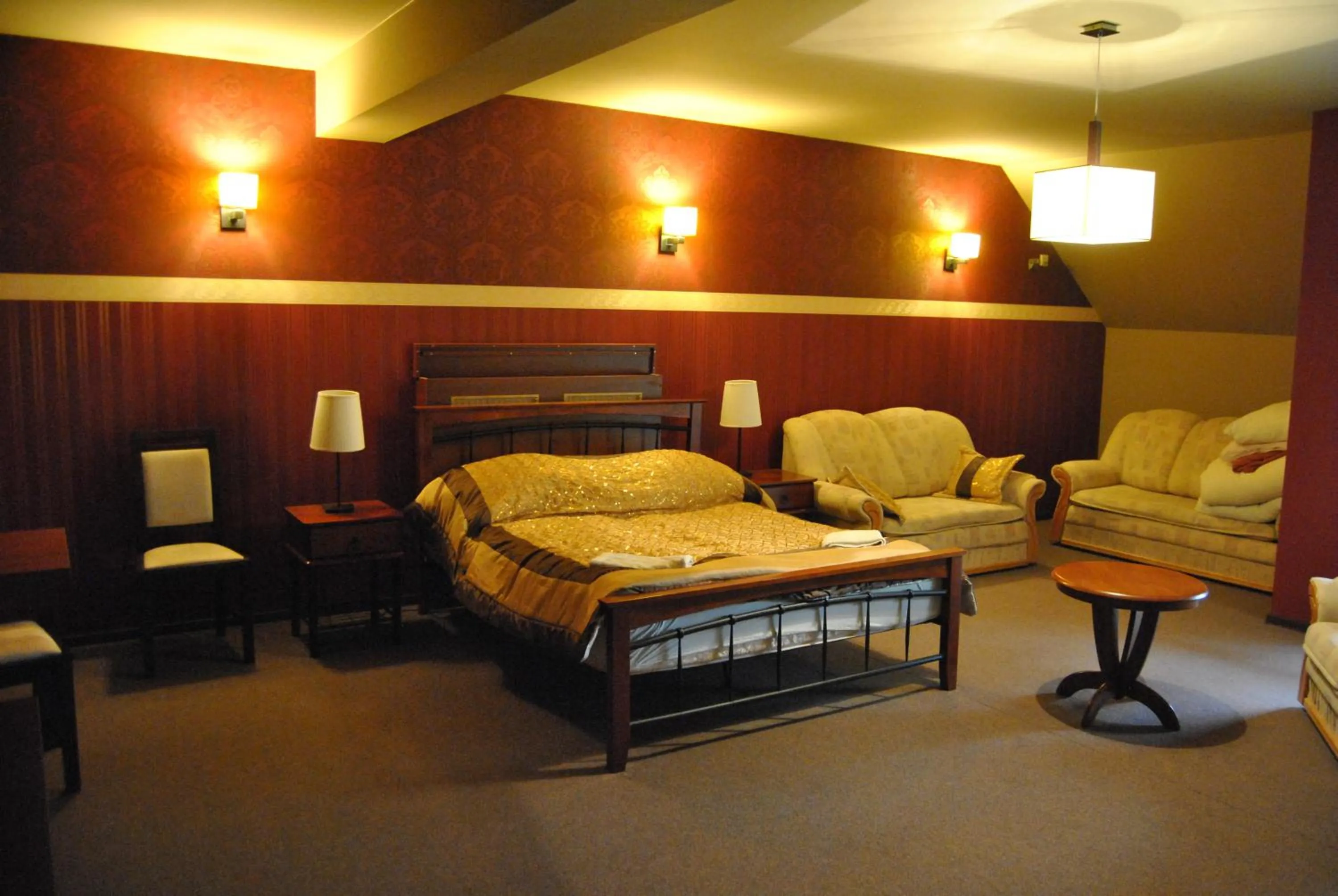 Living room, Bed in Motel DB2000