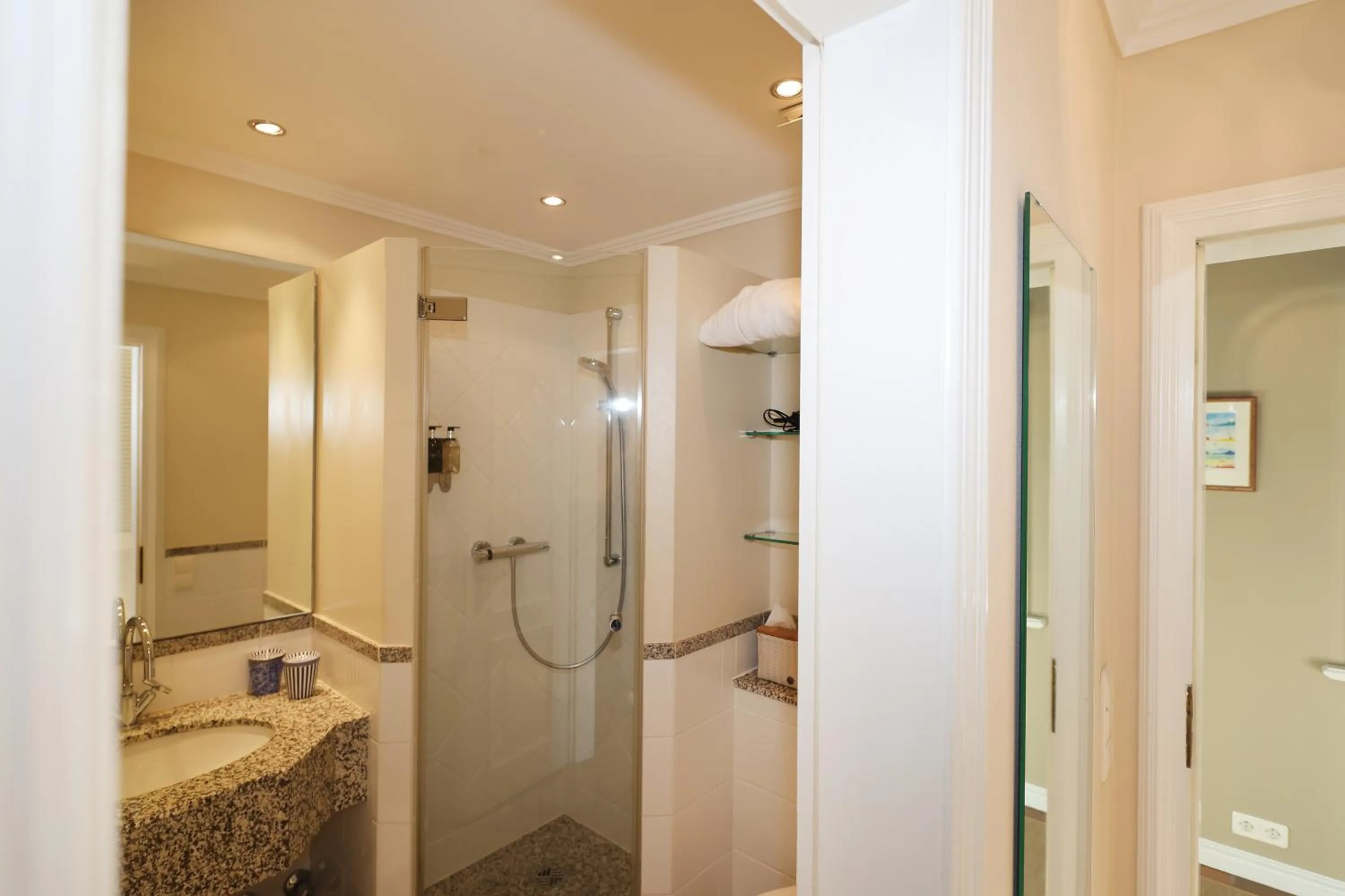 Toilet in Boutiquehotel Seiler Hof Keitum