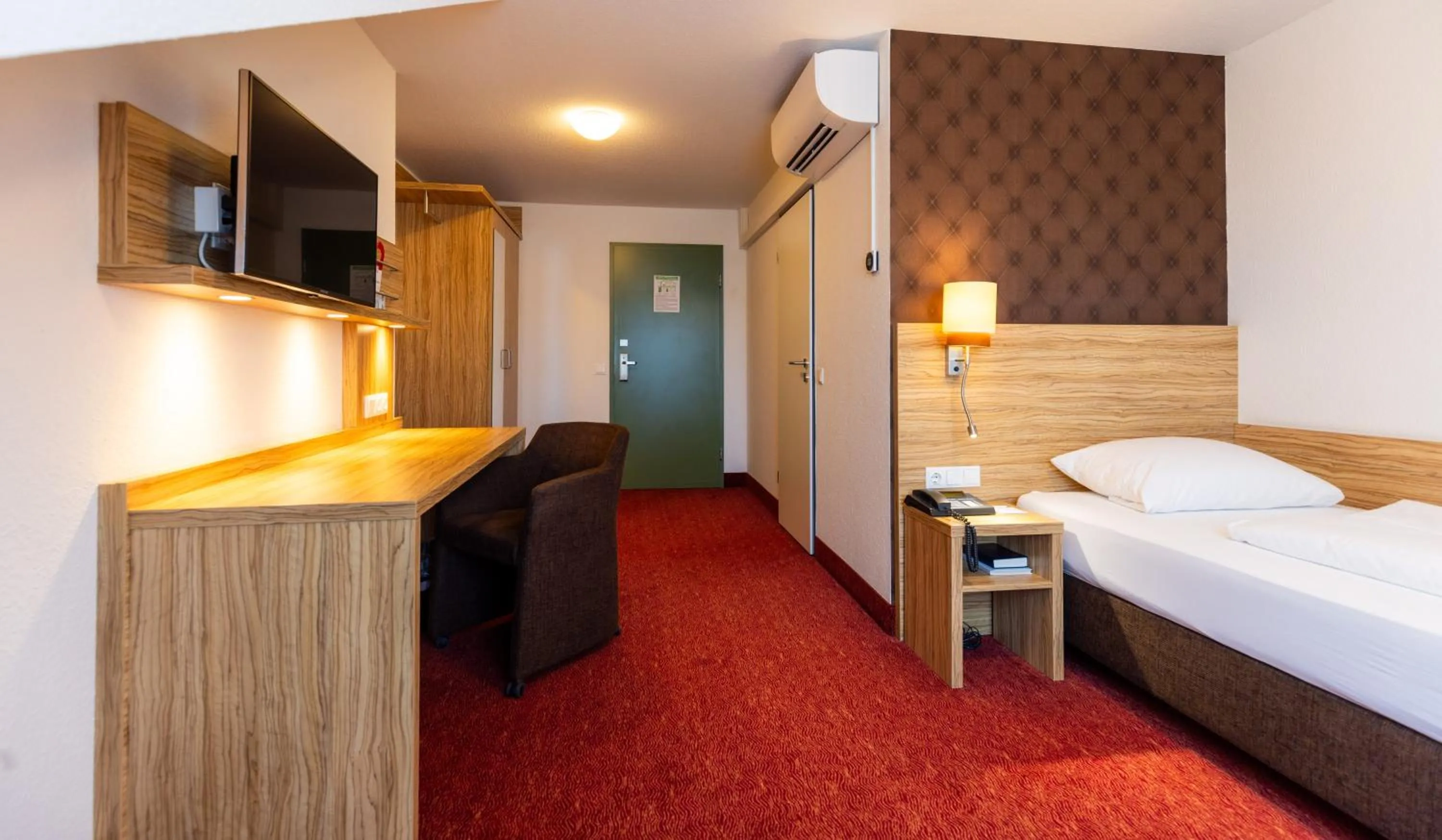 Photo of the whole room, Bed in Hotel Lenz oHG