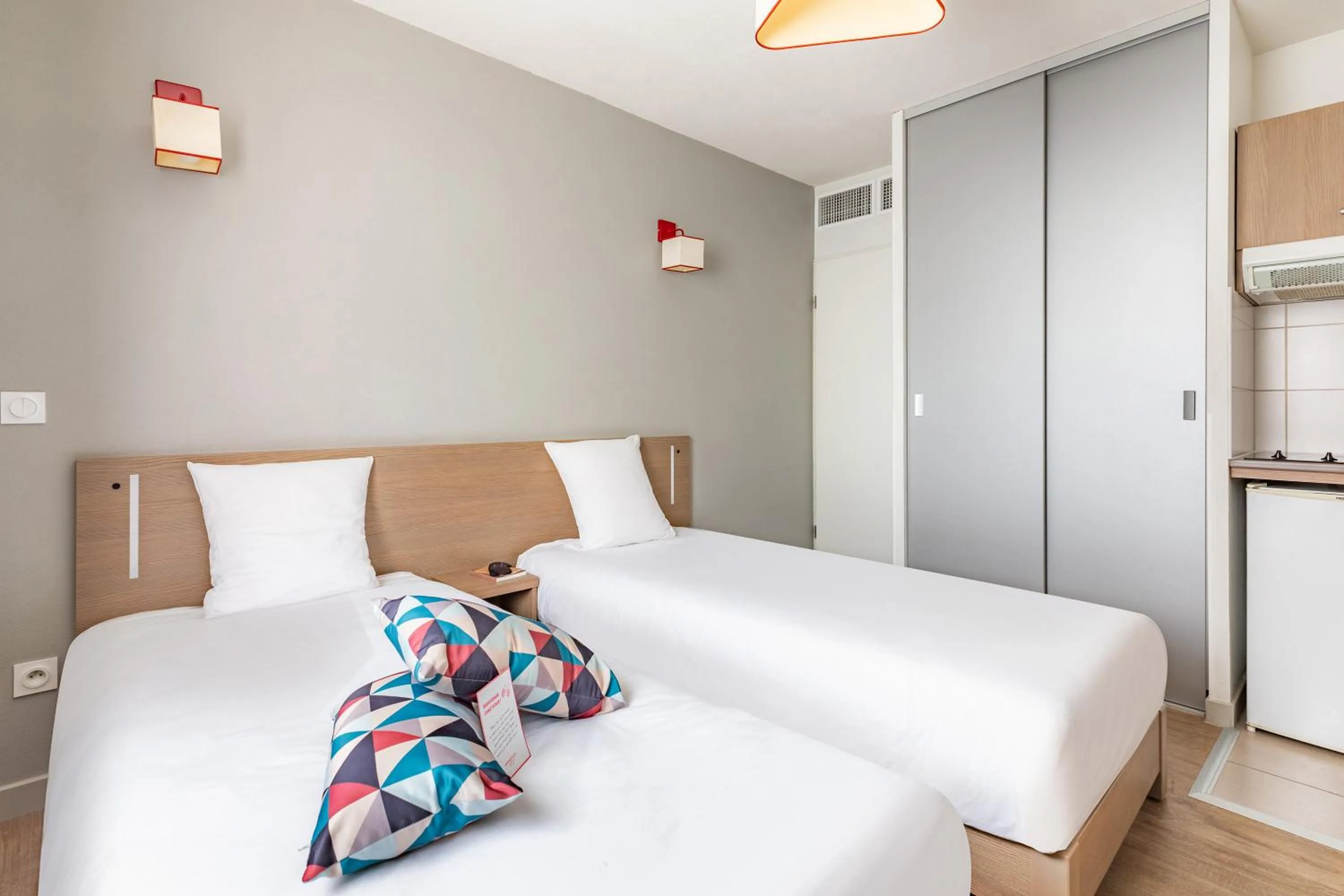 Bed in Appart'City Confort Perpignan Centre Gare