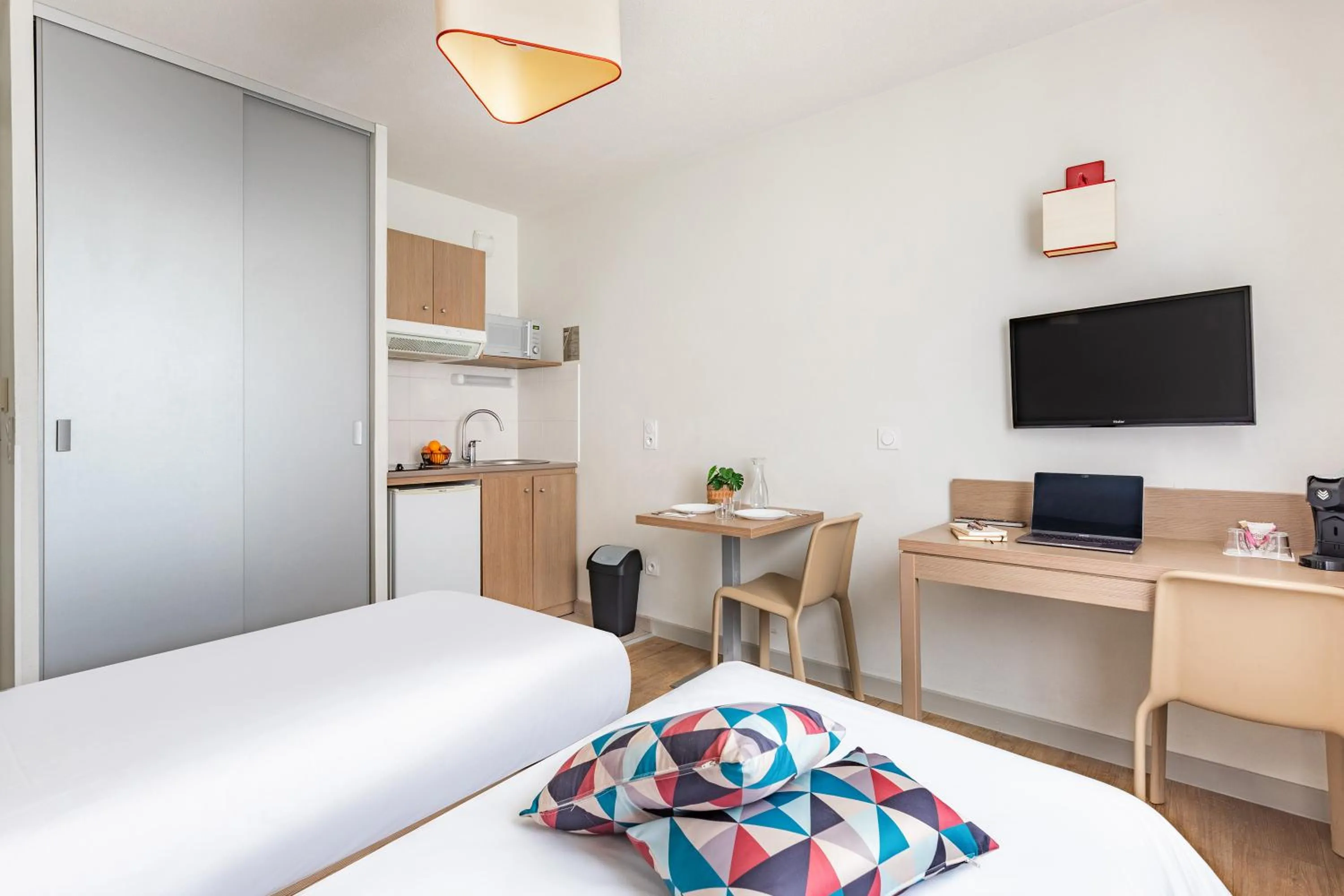 Bed in Appart'City Confort Perpignan Centre Gare