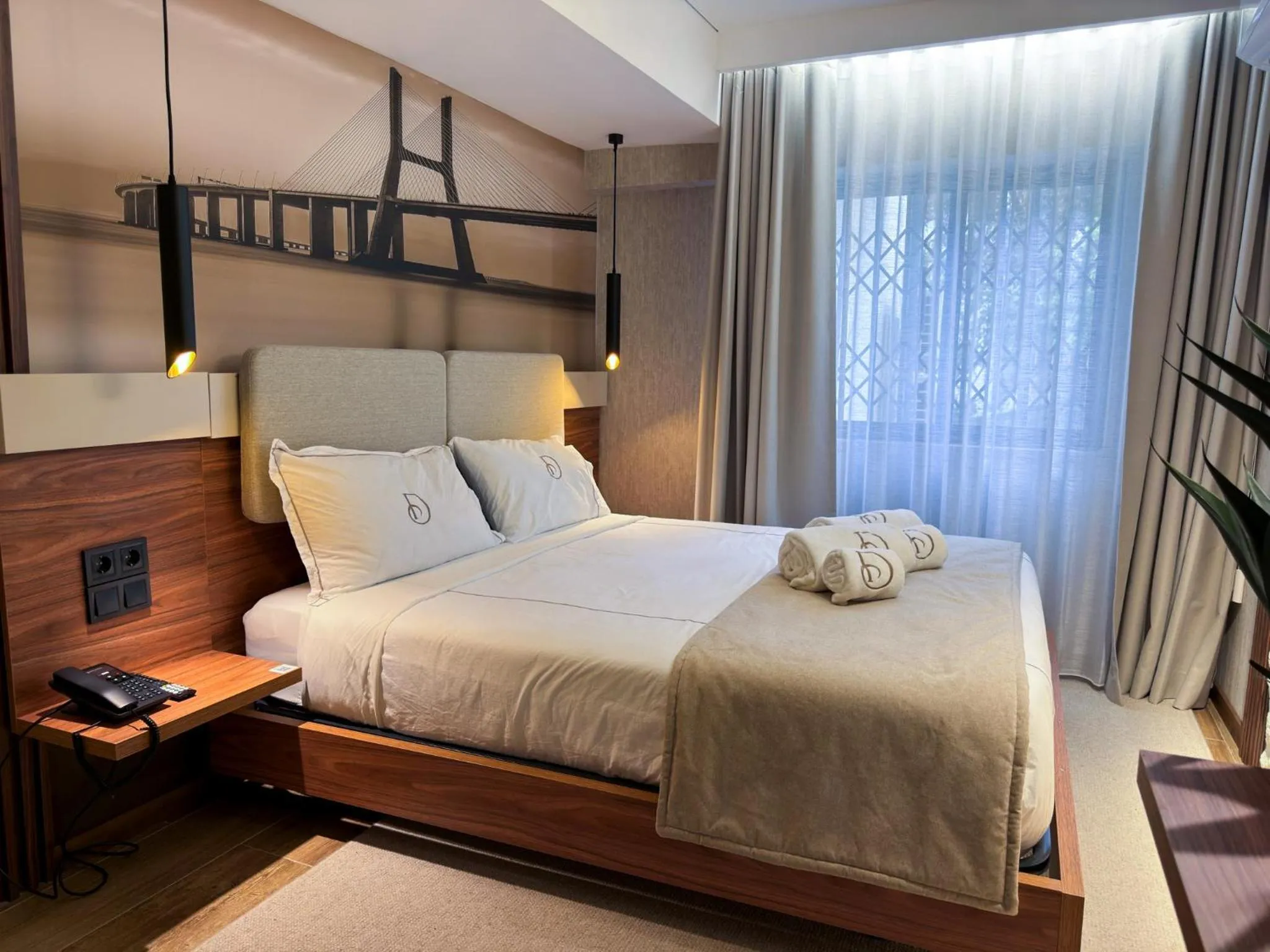 Photo of the whole room, Bed in Dom João Glamour Hotel