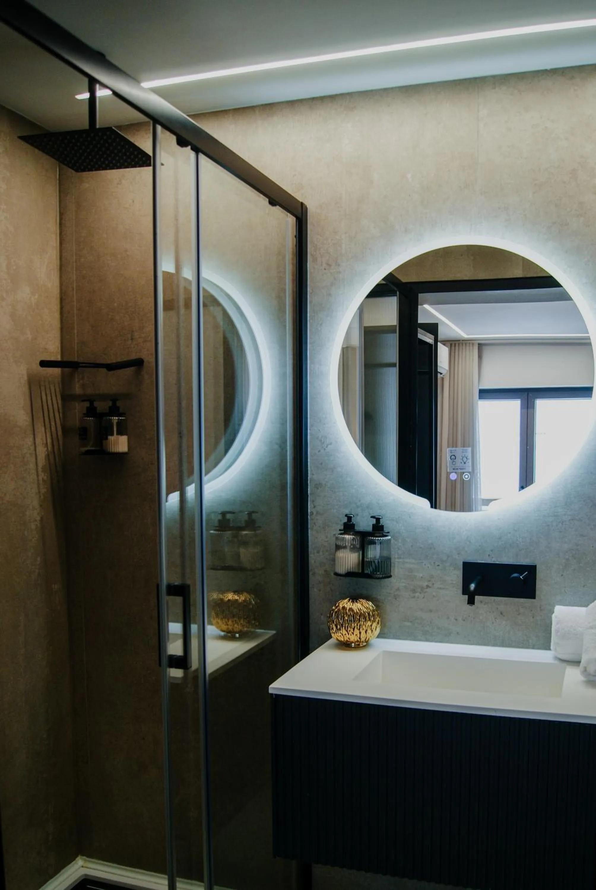 Bathroom in Dom João Glamour Hotel