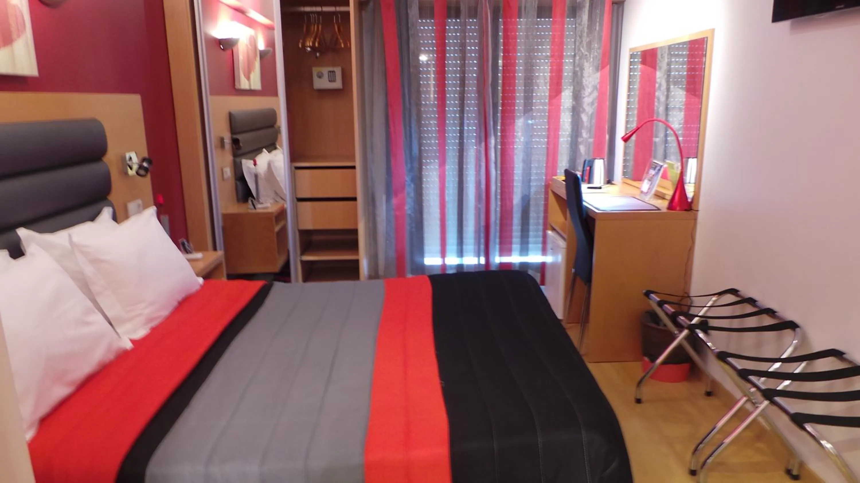 Bedroom, Bed in Dom João Glamour Hotel