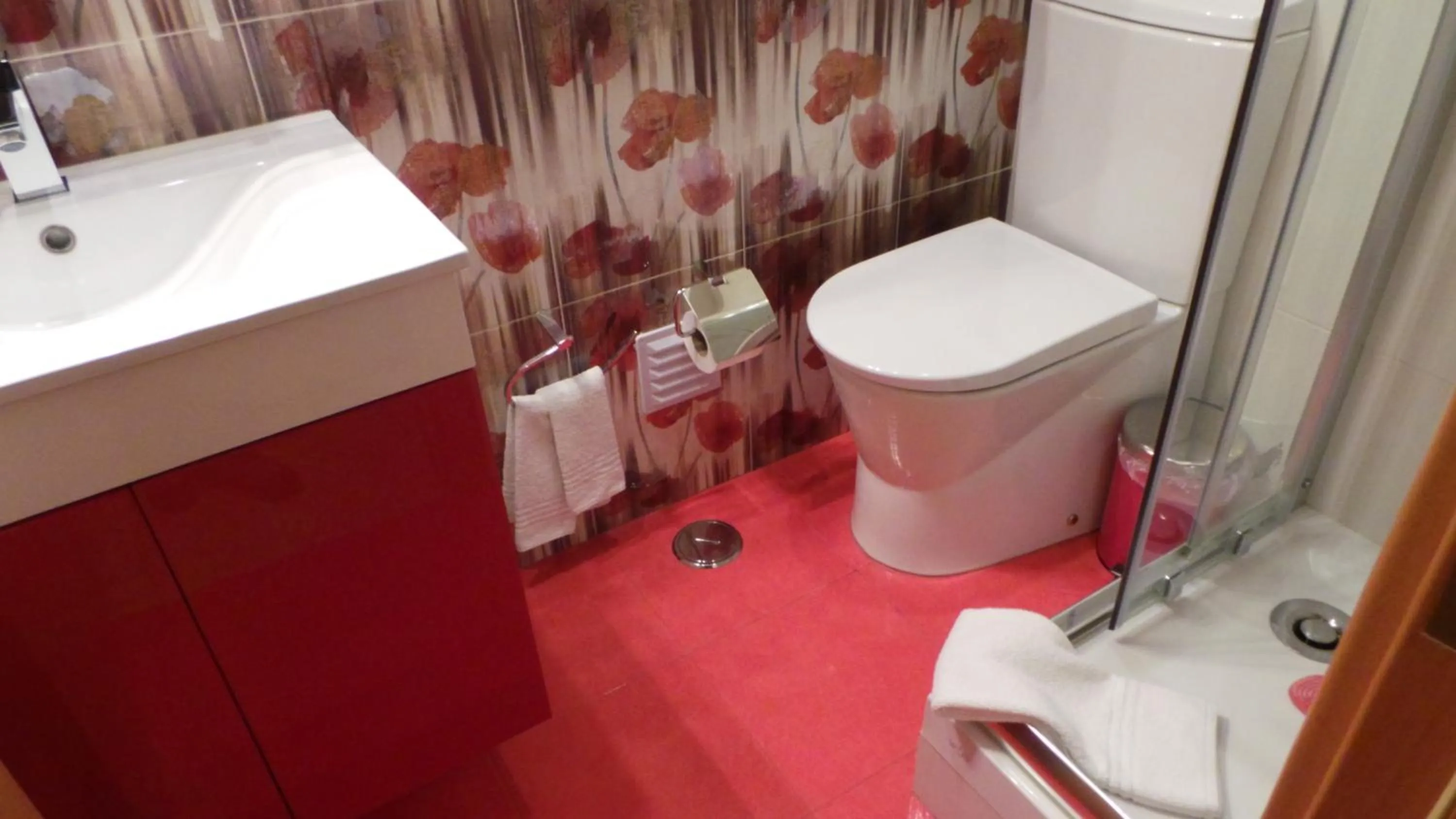 Bathroom in Dom João Glamour Hotel