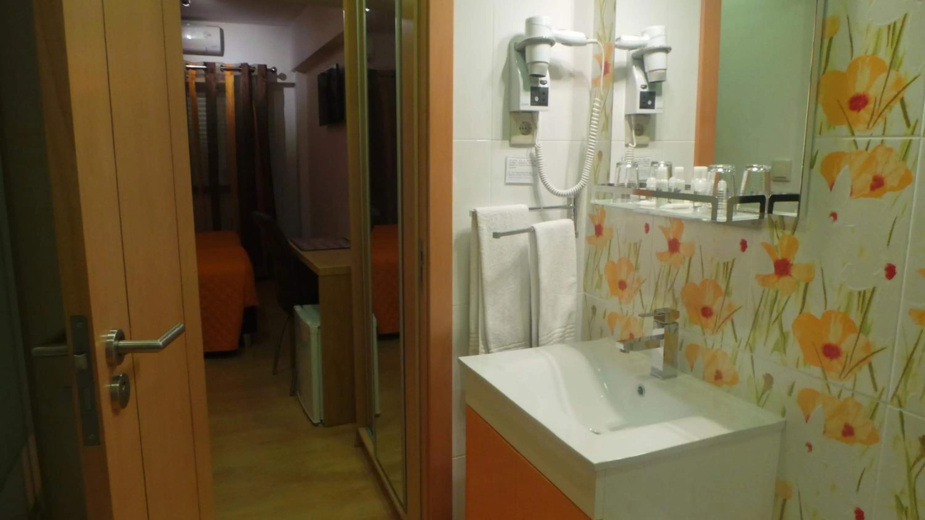 Bathroom in Dom João Glamour Hotel