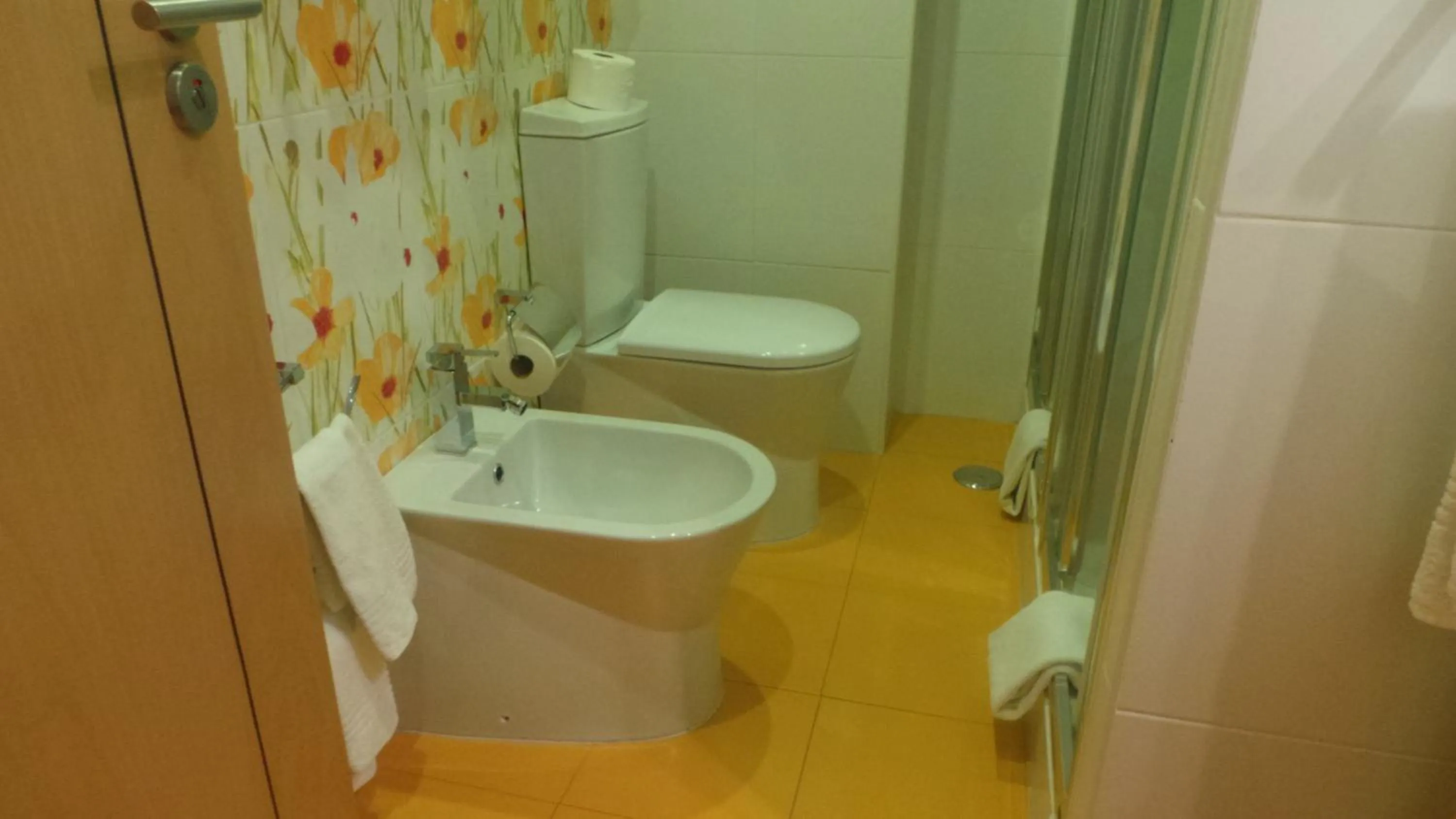 Bathroom in Dom João Glamour Hotel