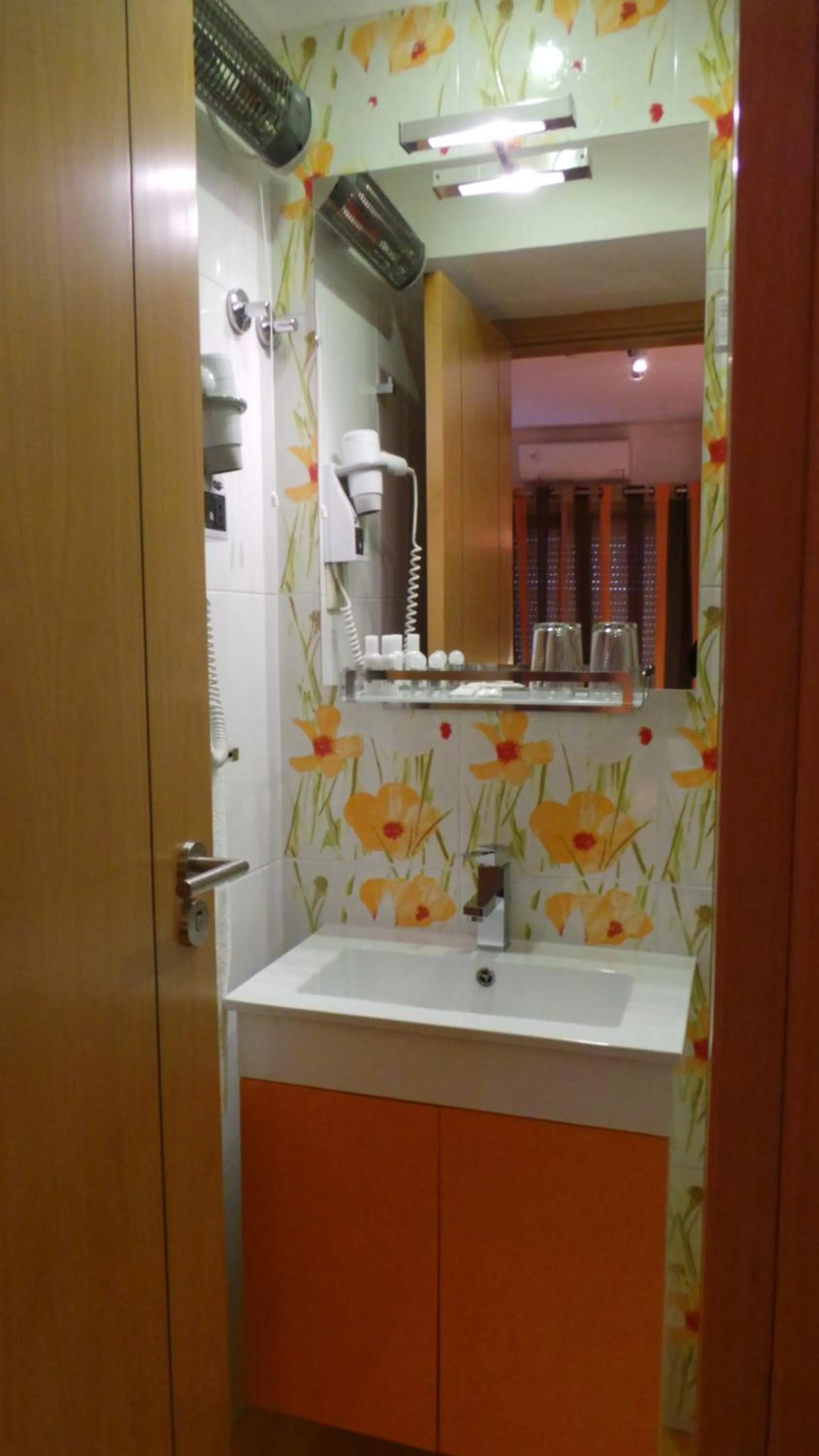 Bathroom in Dom João Glamour Hotel