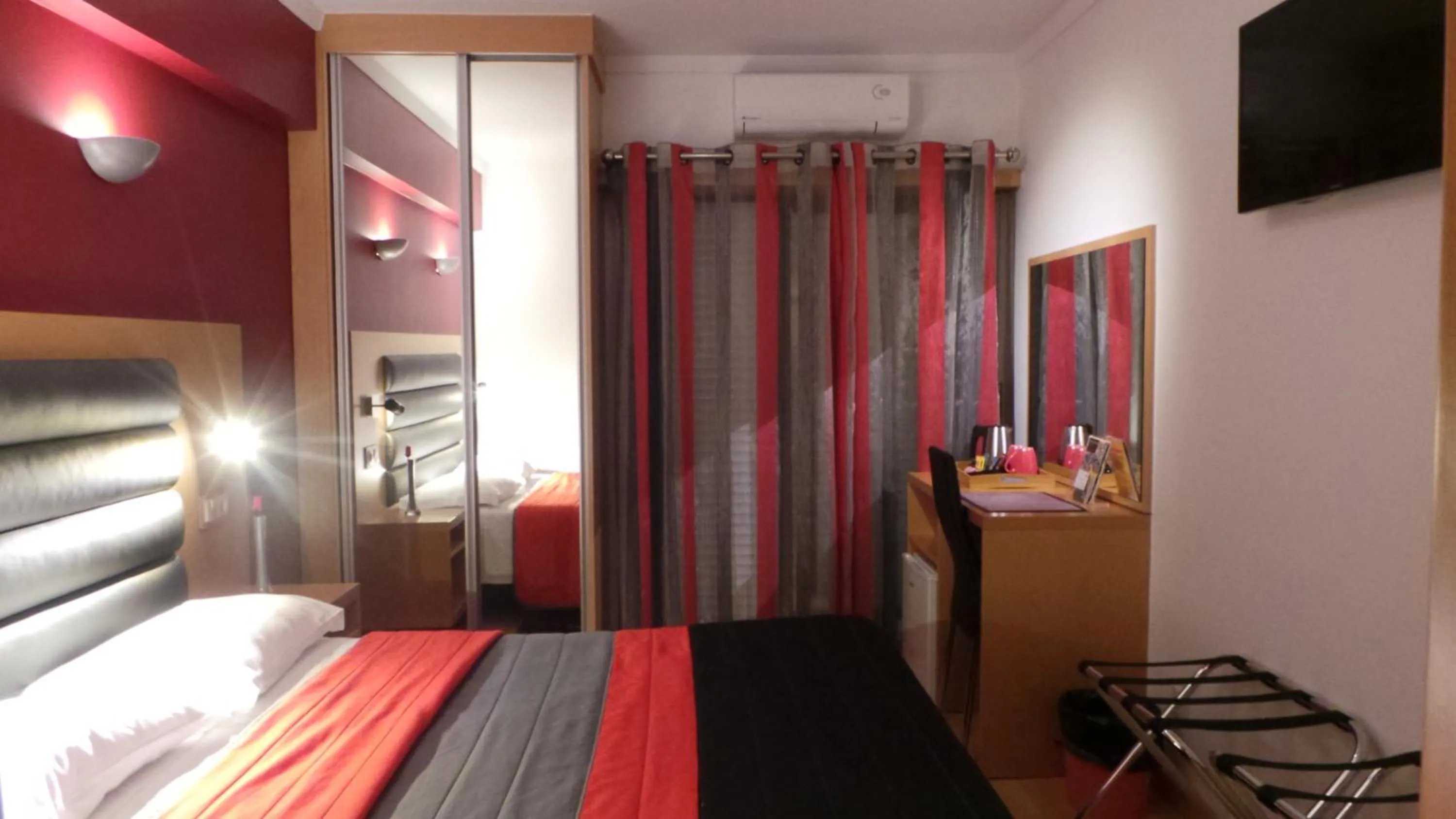 Bedroom, Bed in Dom João Glamour Hotel