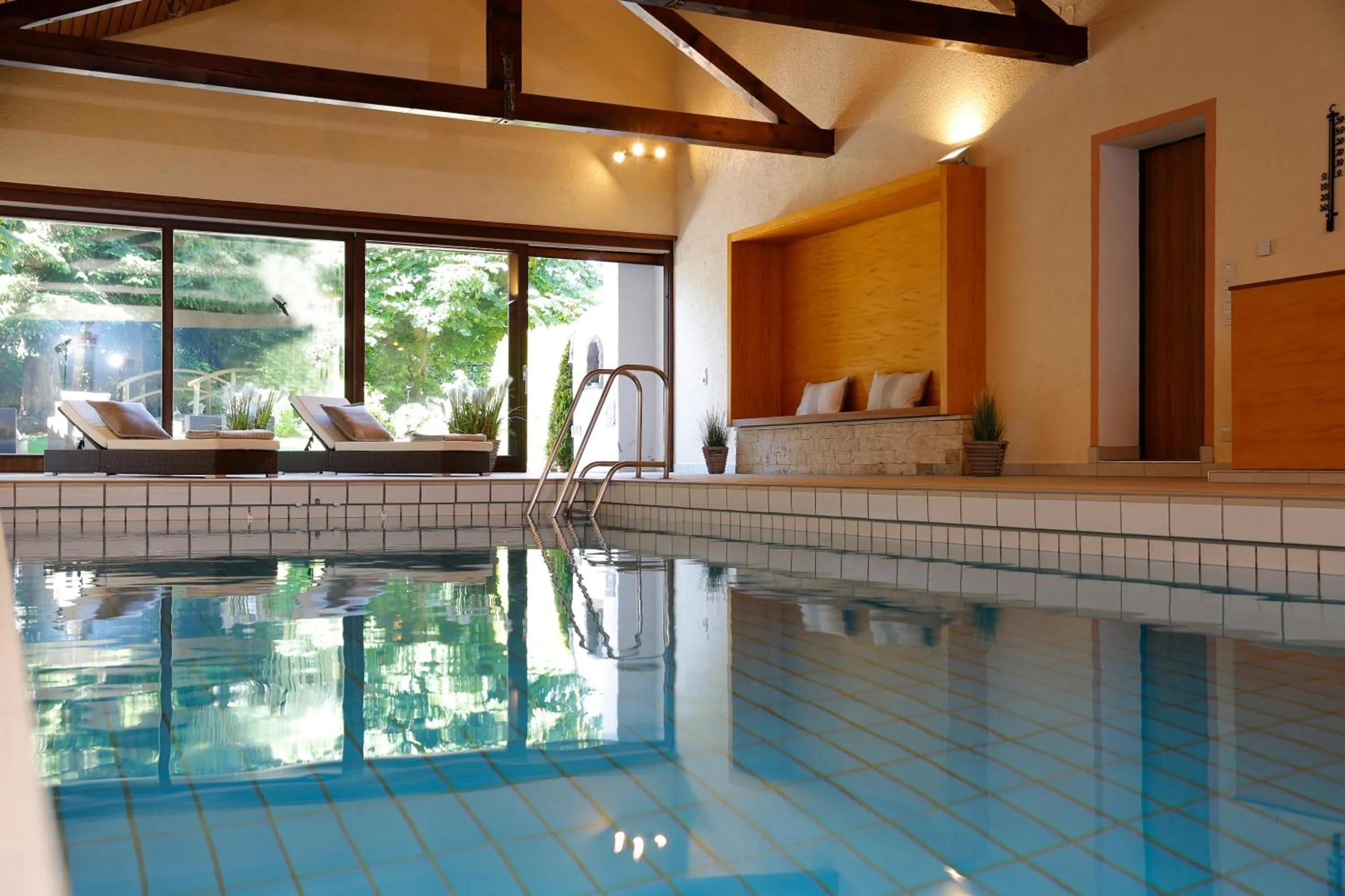 Swimming pool in Landhotel Mohren