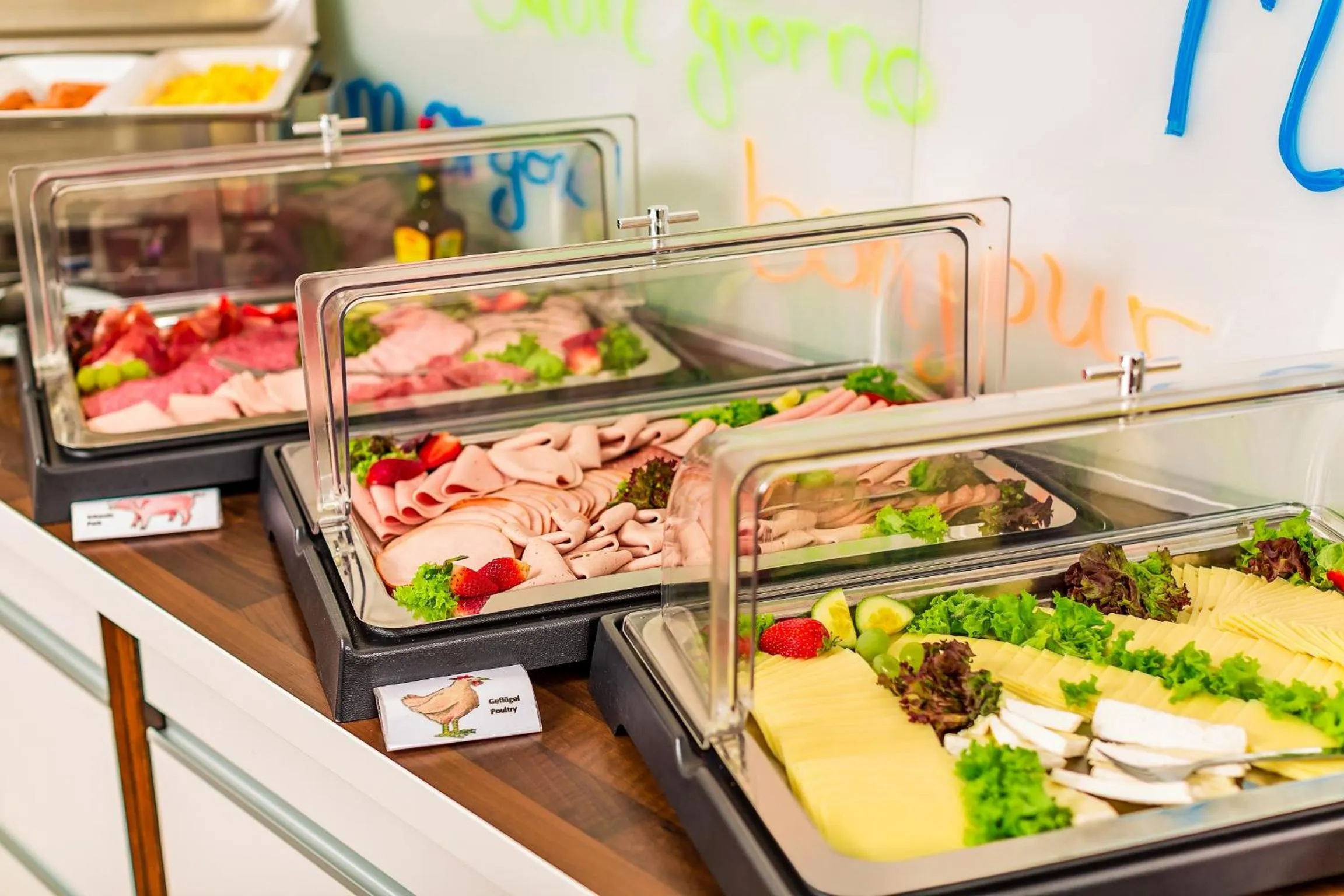 Buffet breakfast, Food in Alecsa Hotel am Olympiastadion