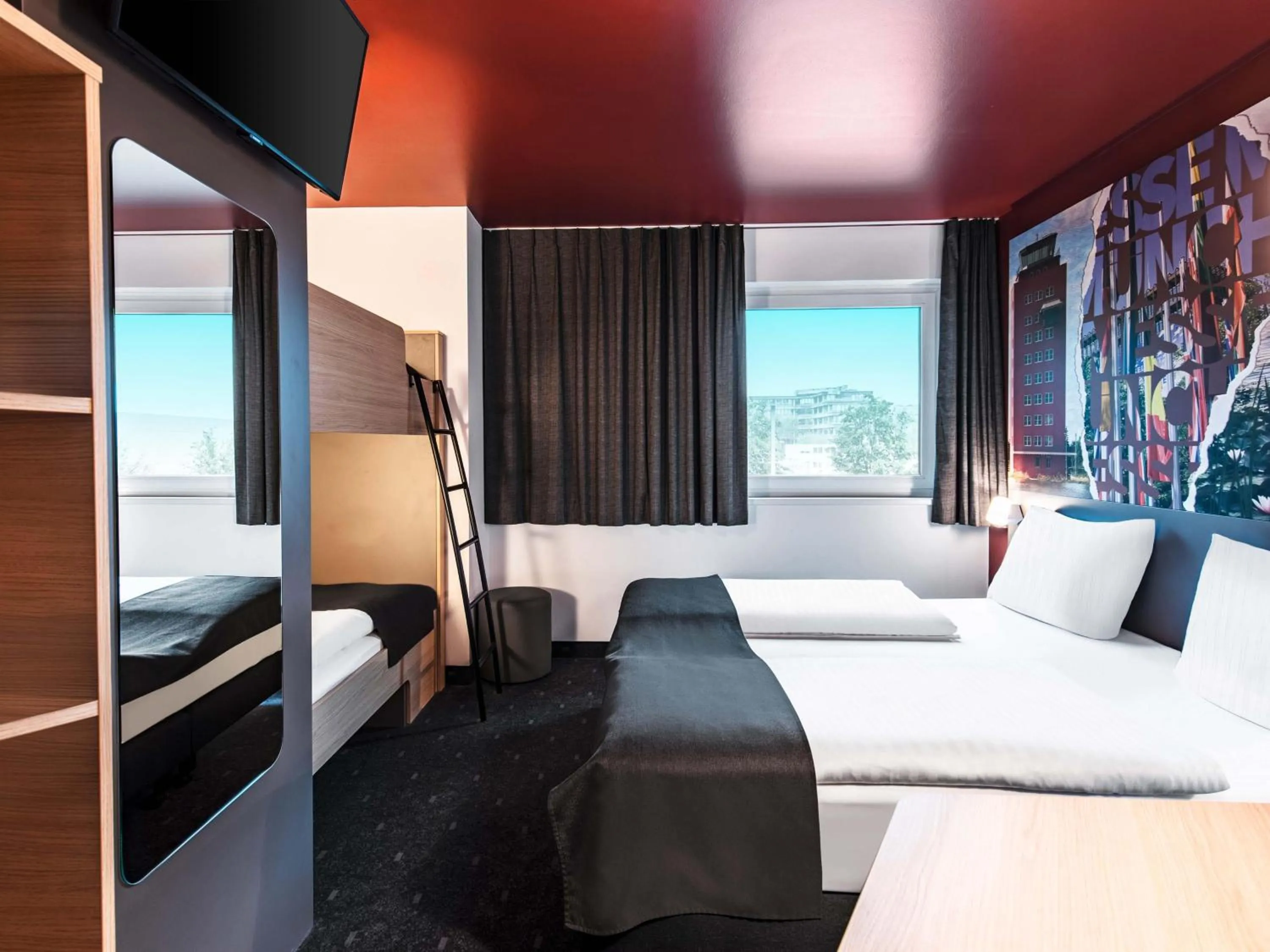 Photo of the whole room, Bed in B&B HOTEL München-Messe