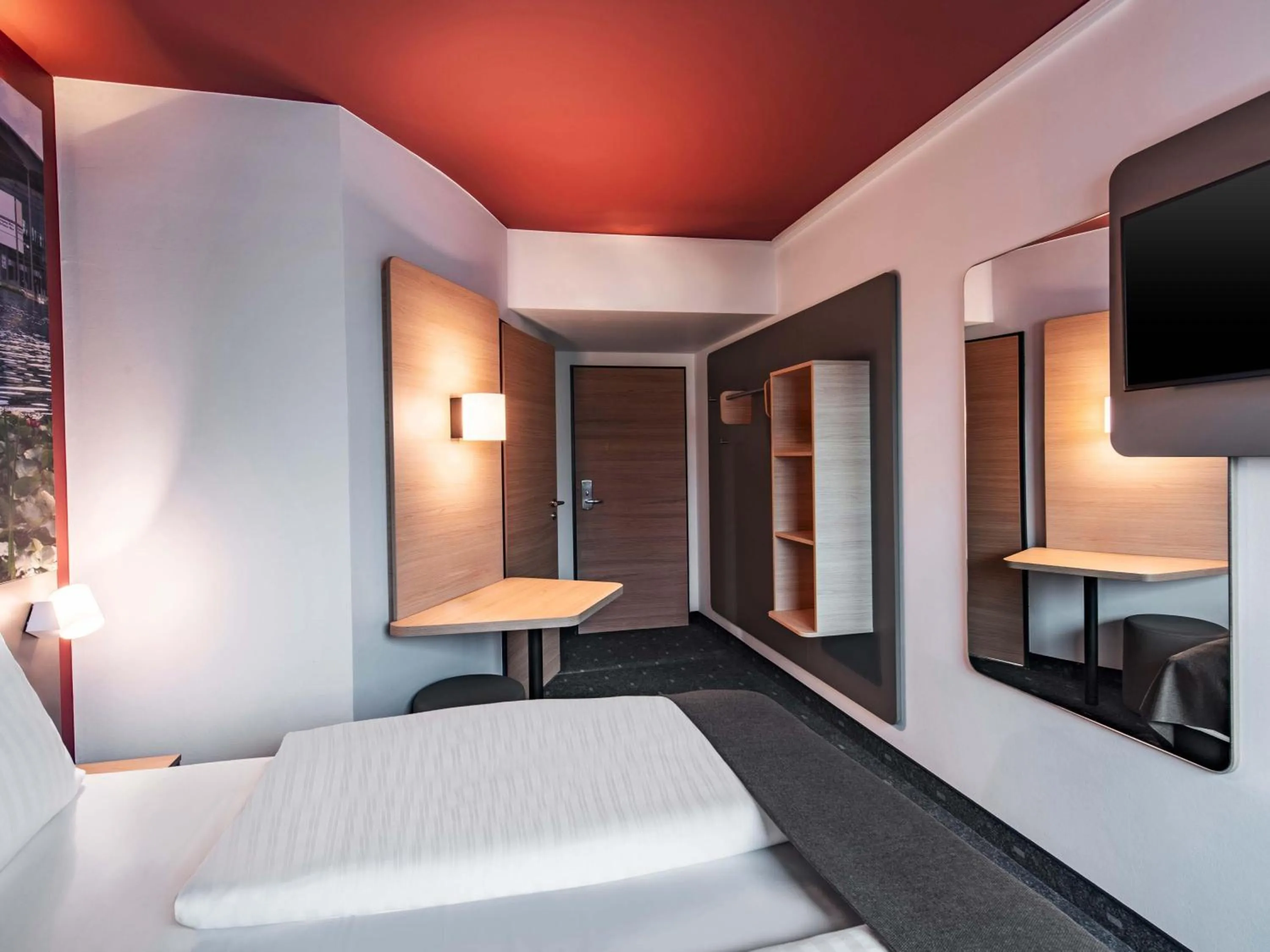 Photo of the whole room, Bed in B&B HOTEL München-Messe