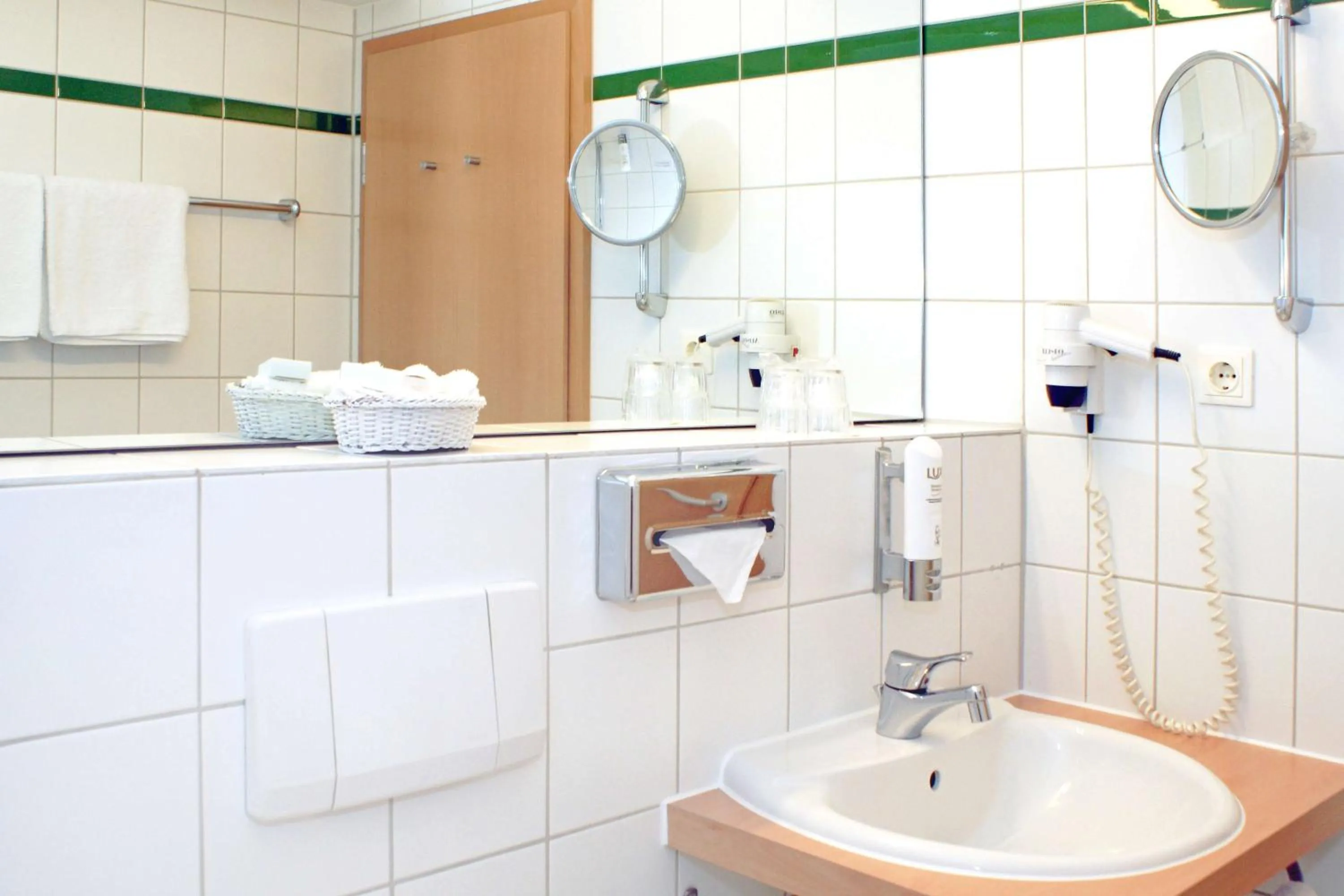 Bathroom in Best Western Macrander Hotel Dresden