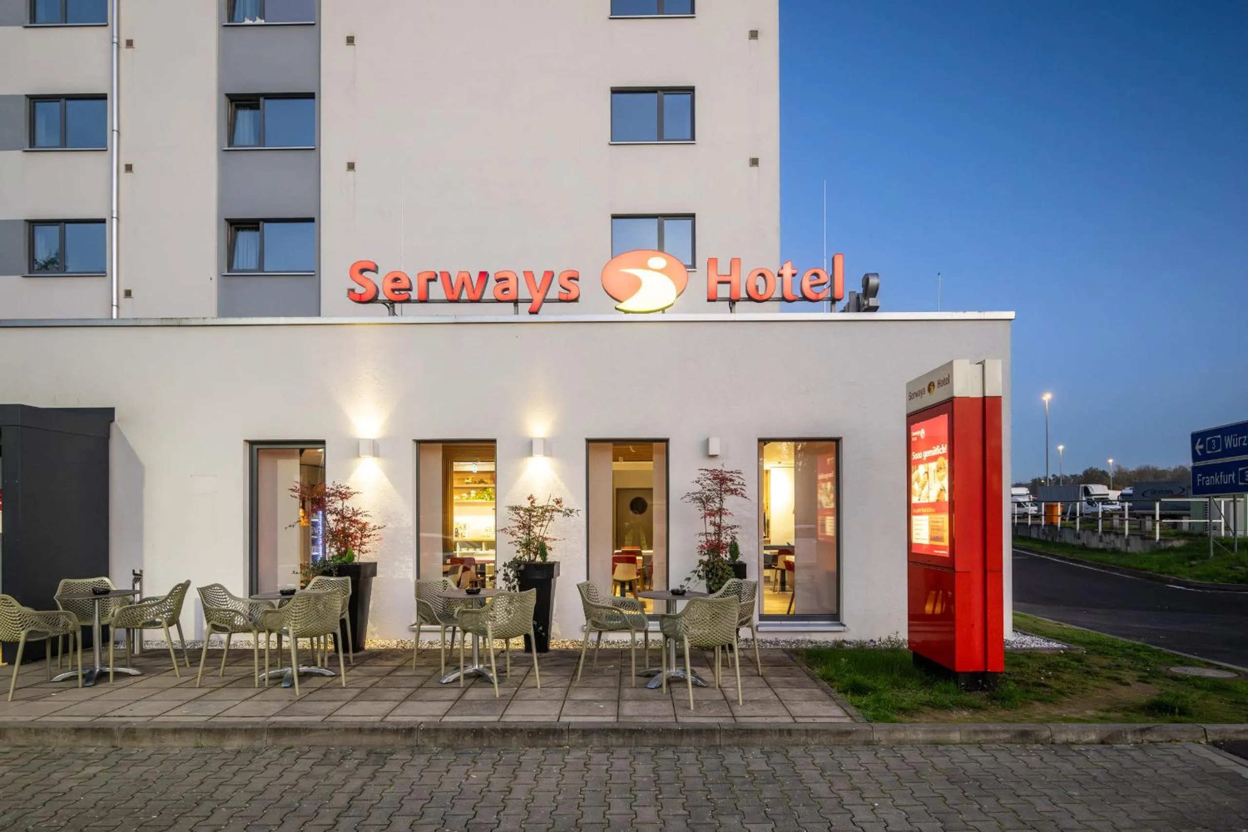 Facade/entrance in Serways Hotel Weiskirchen Nord