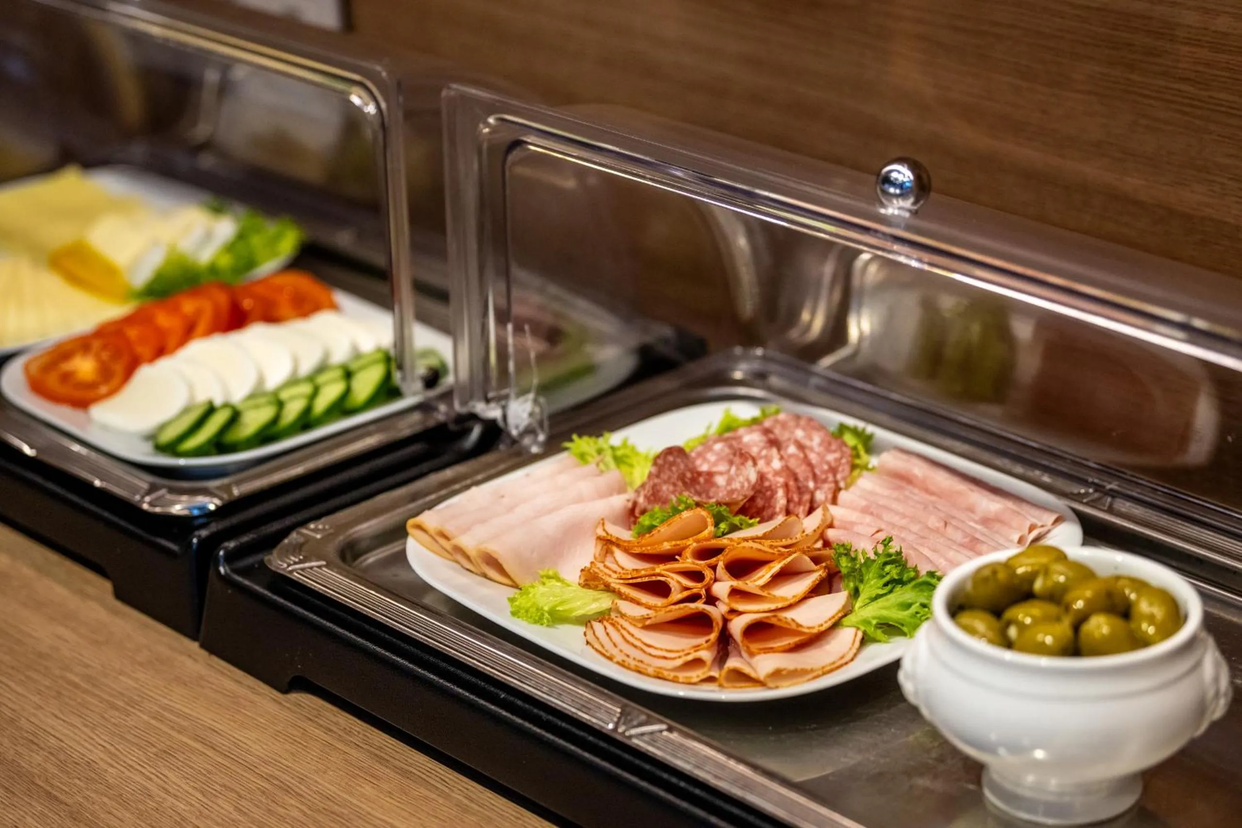 Breakfast in Serways Hotel Weiskirchen Nord