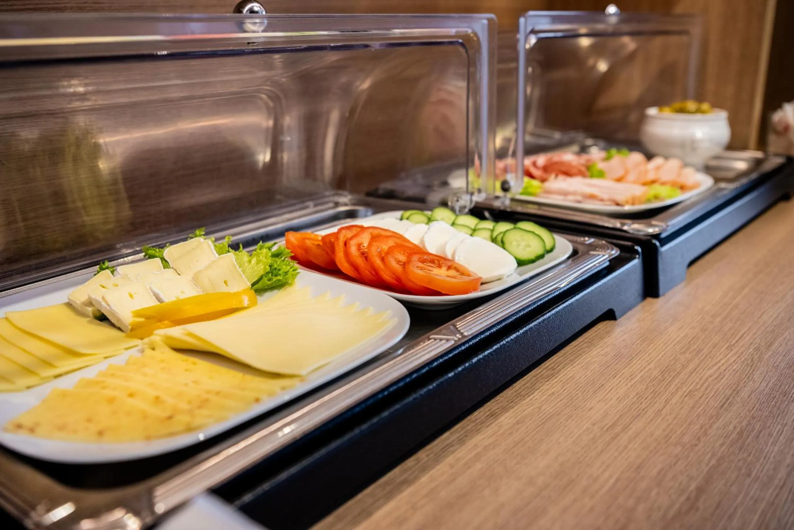 Breakfast in Serways Hotel Weiskirchen Nord