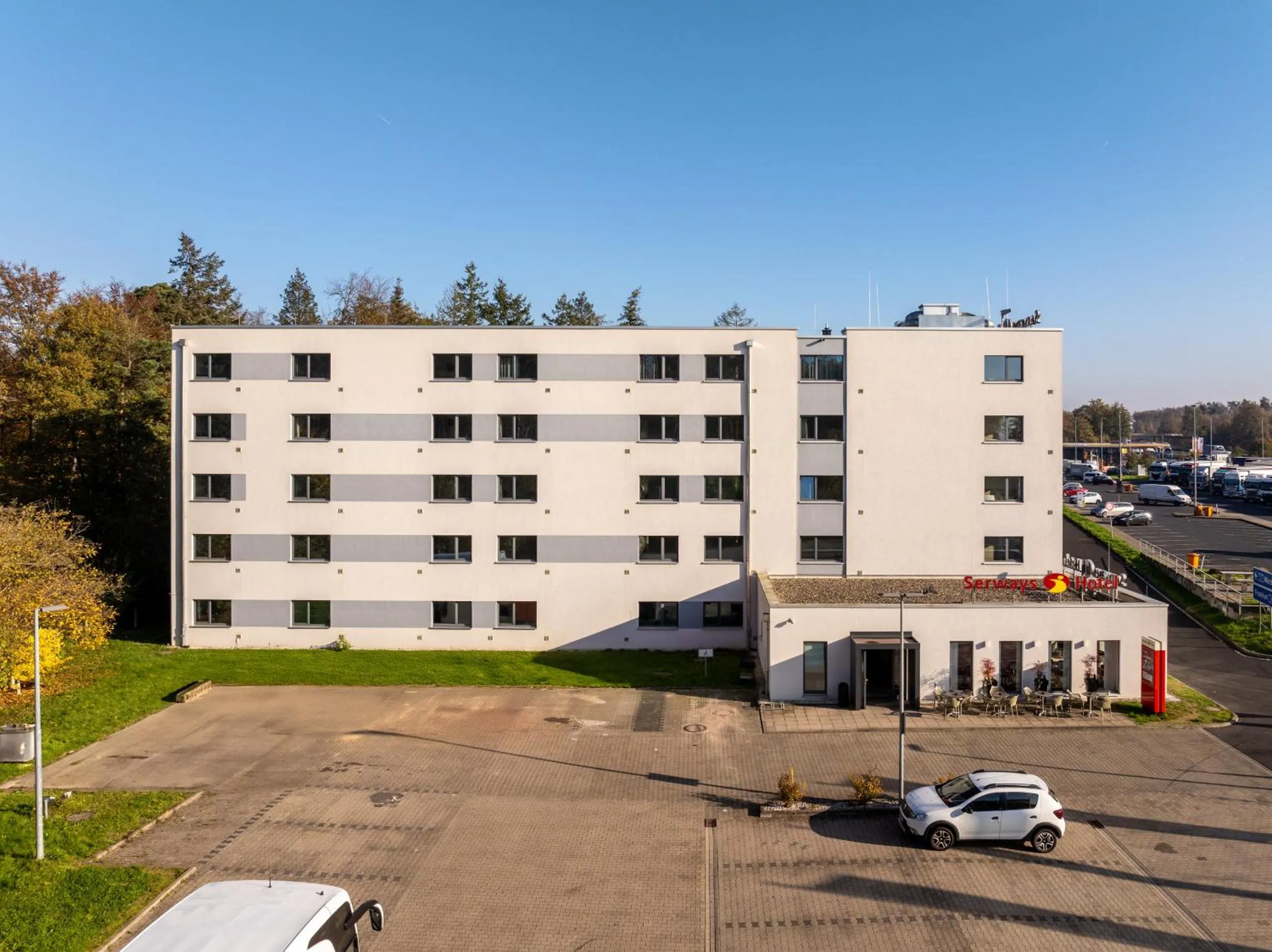Facade/entrance in Serways Hotel Weiskirchen Nord