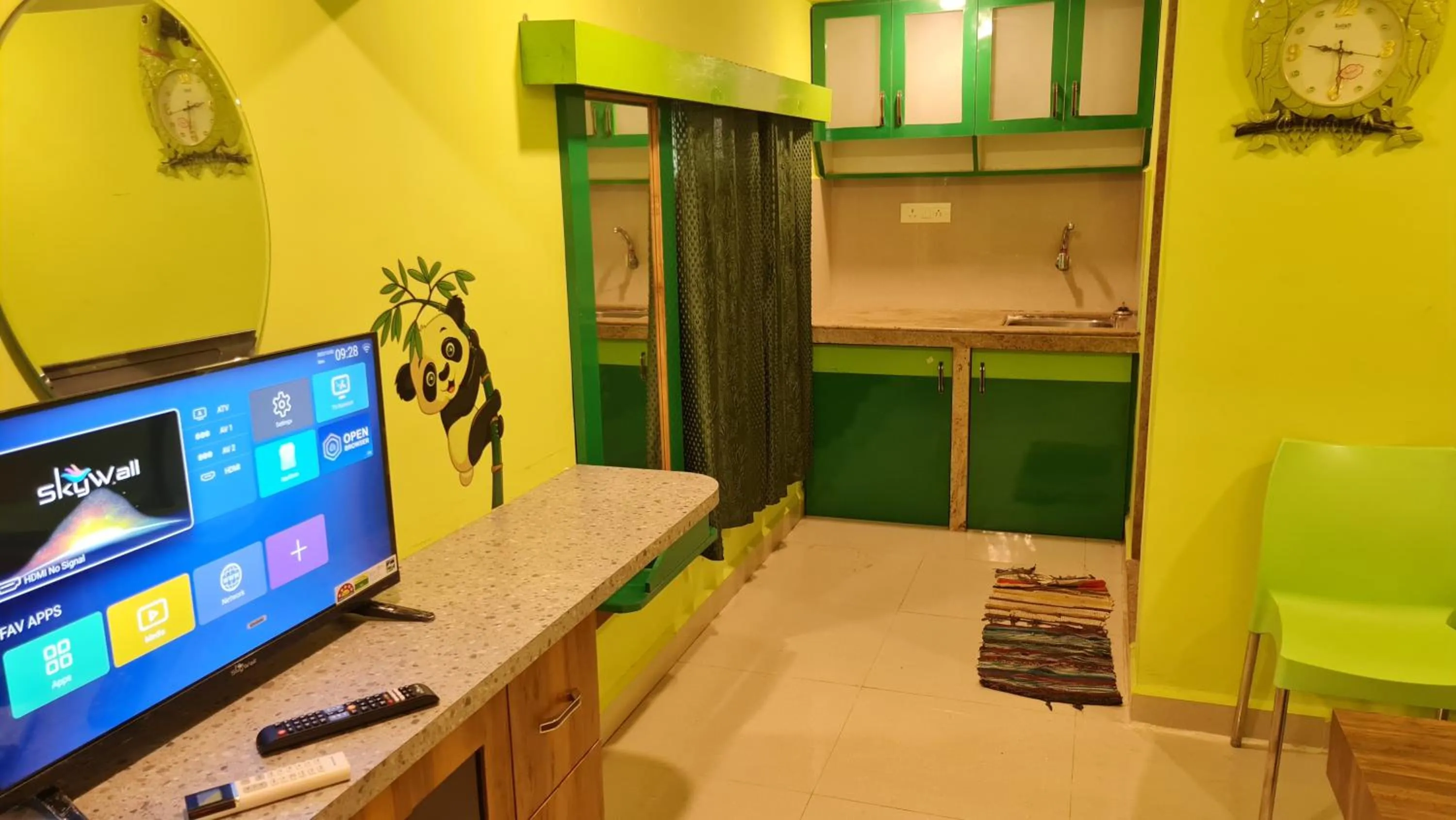 Evening entertainment, Bed in Godwill Kimo Guest house Seraulim