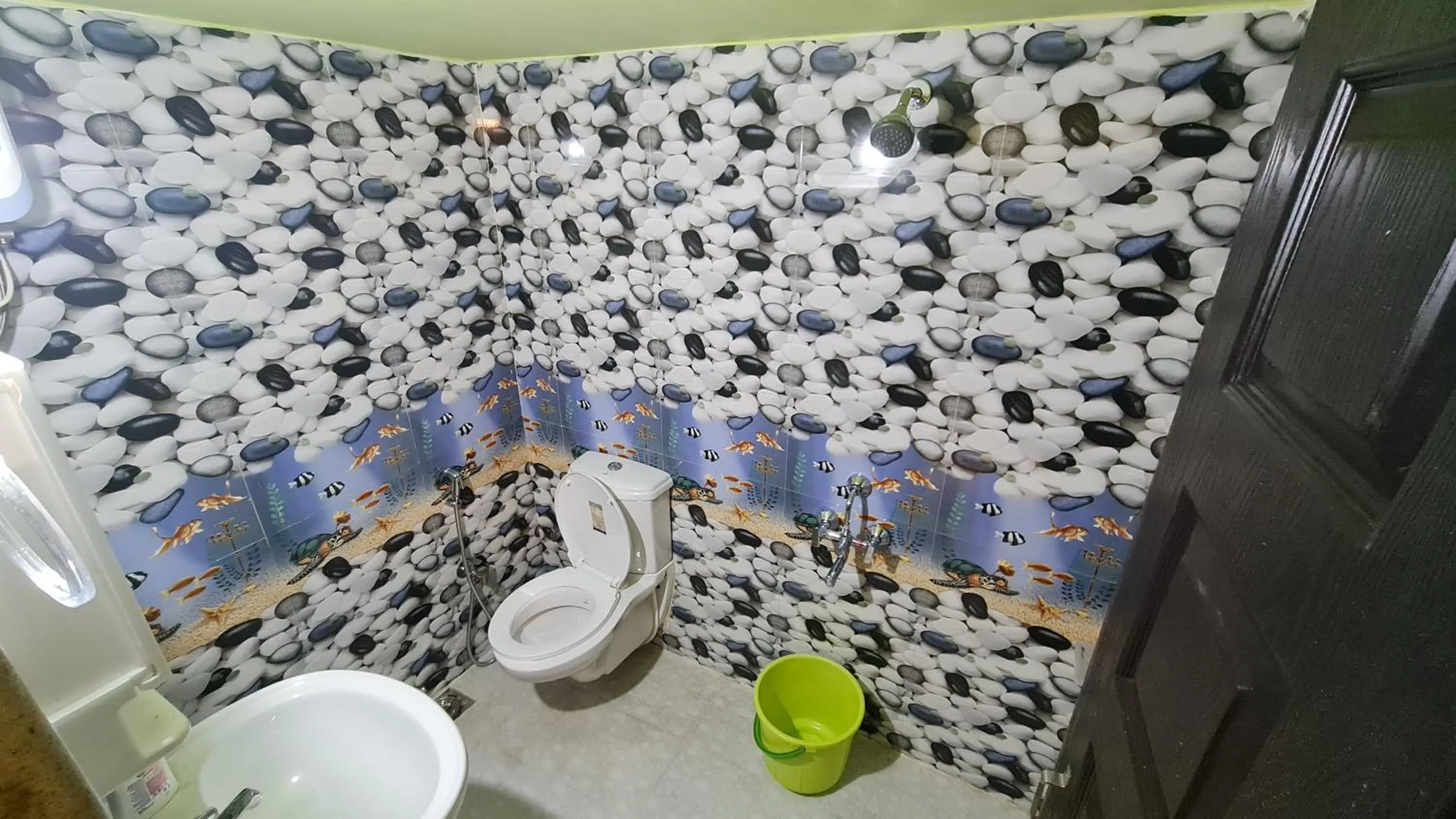 Toilet in Godwill Kimo Guest house Seraulim