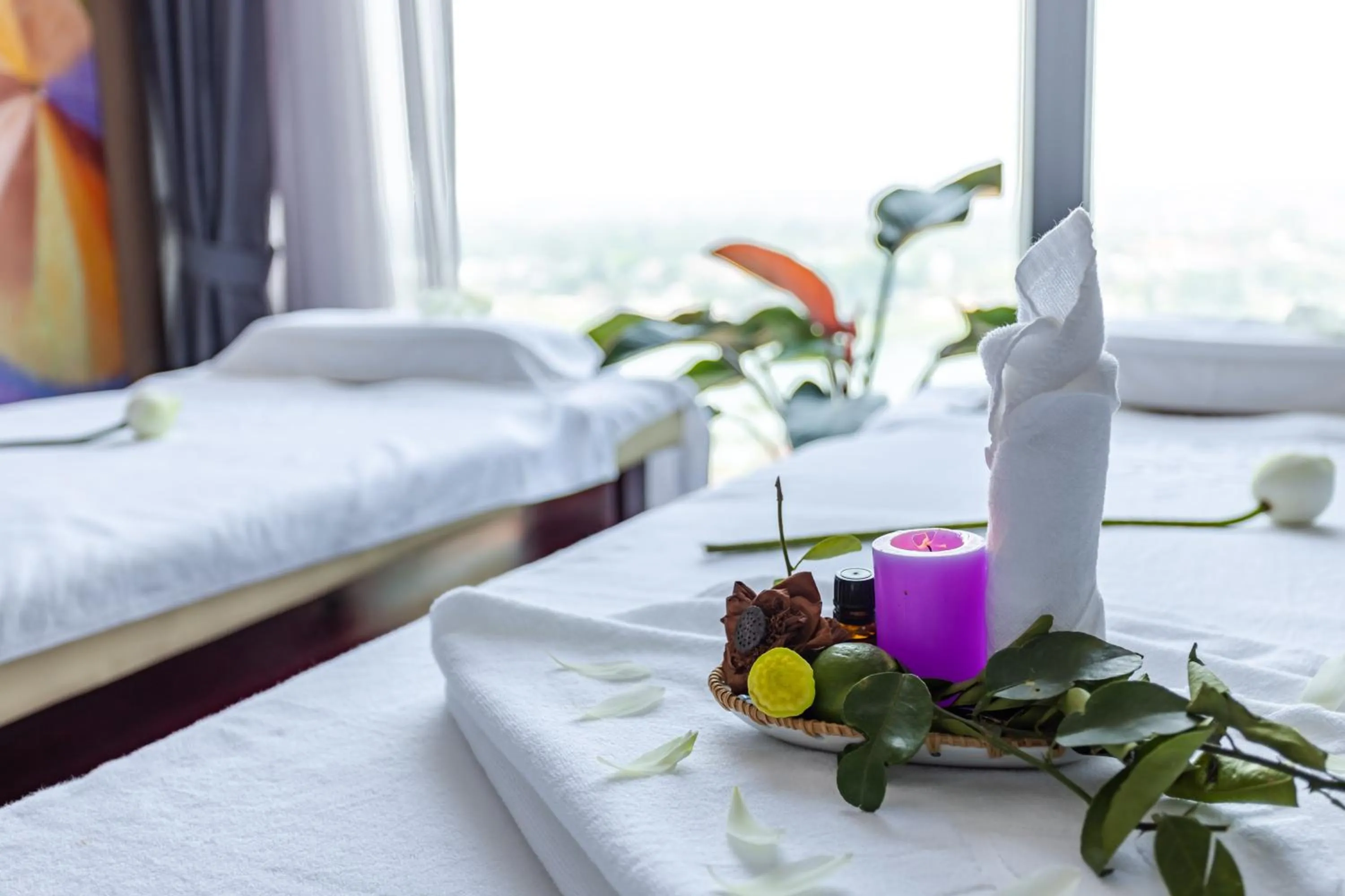 Massage, Bed in White Lotus Hue Hotel