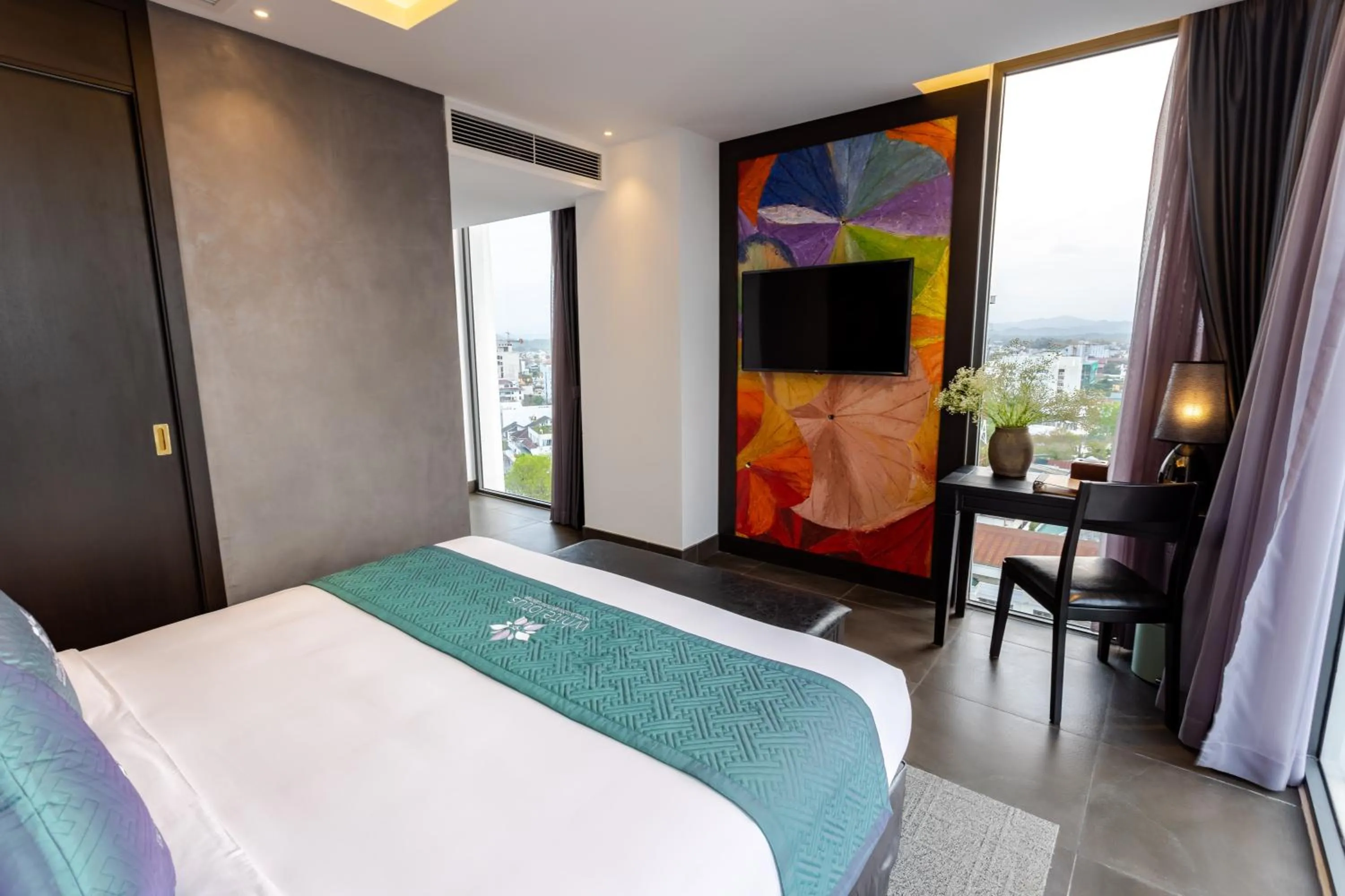 Photo of the whole room, Bed in White Lotus Hue Hotel