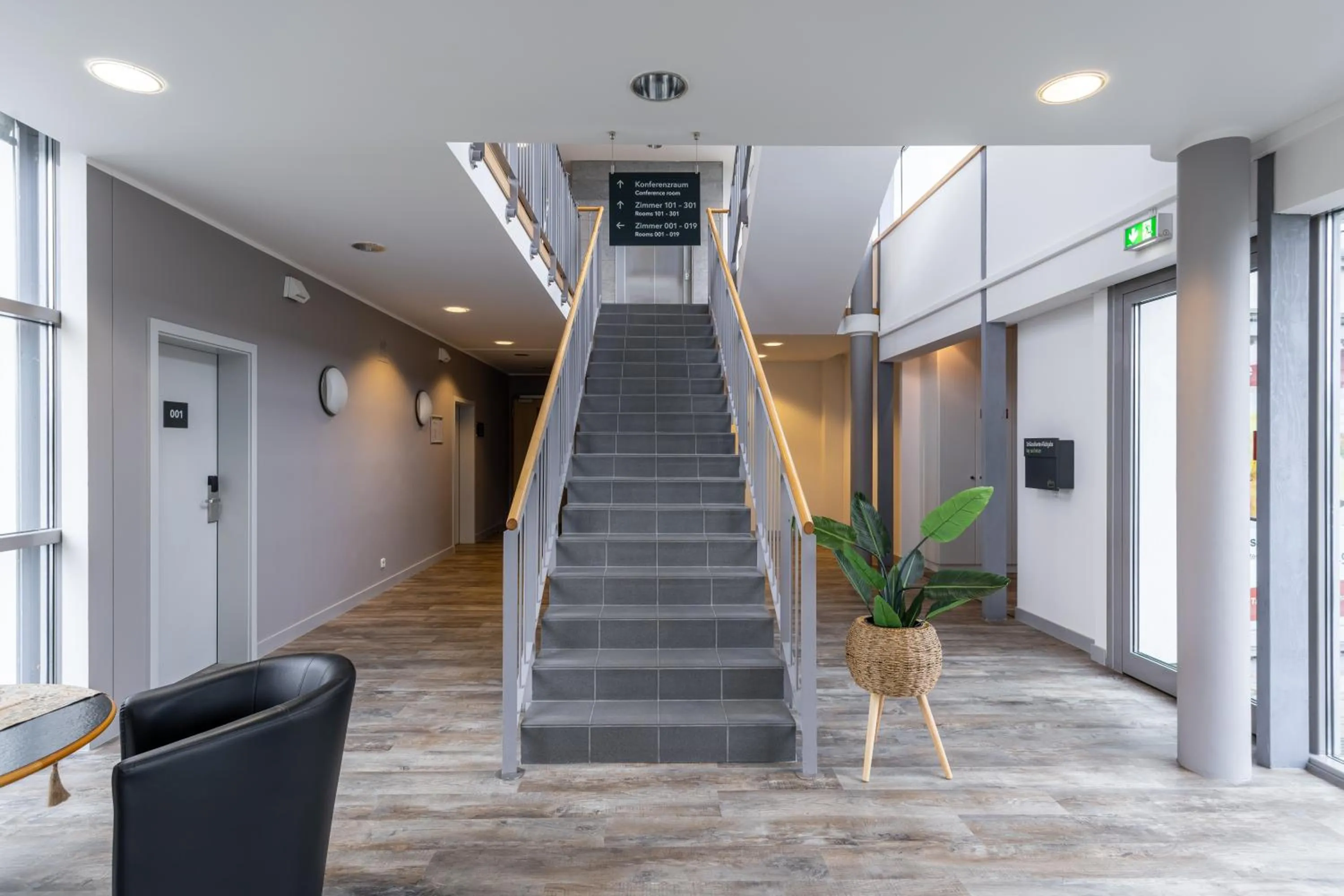 Lobby or reception in Hotel Leipheim Süd