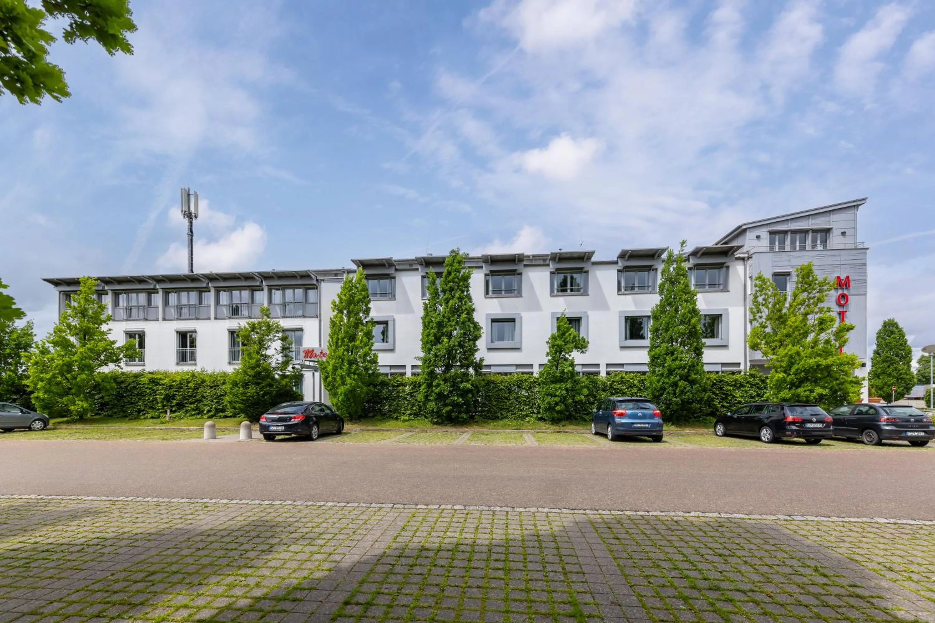Property building in Hotel Leipheim Süd