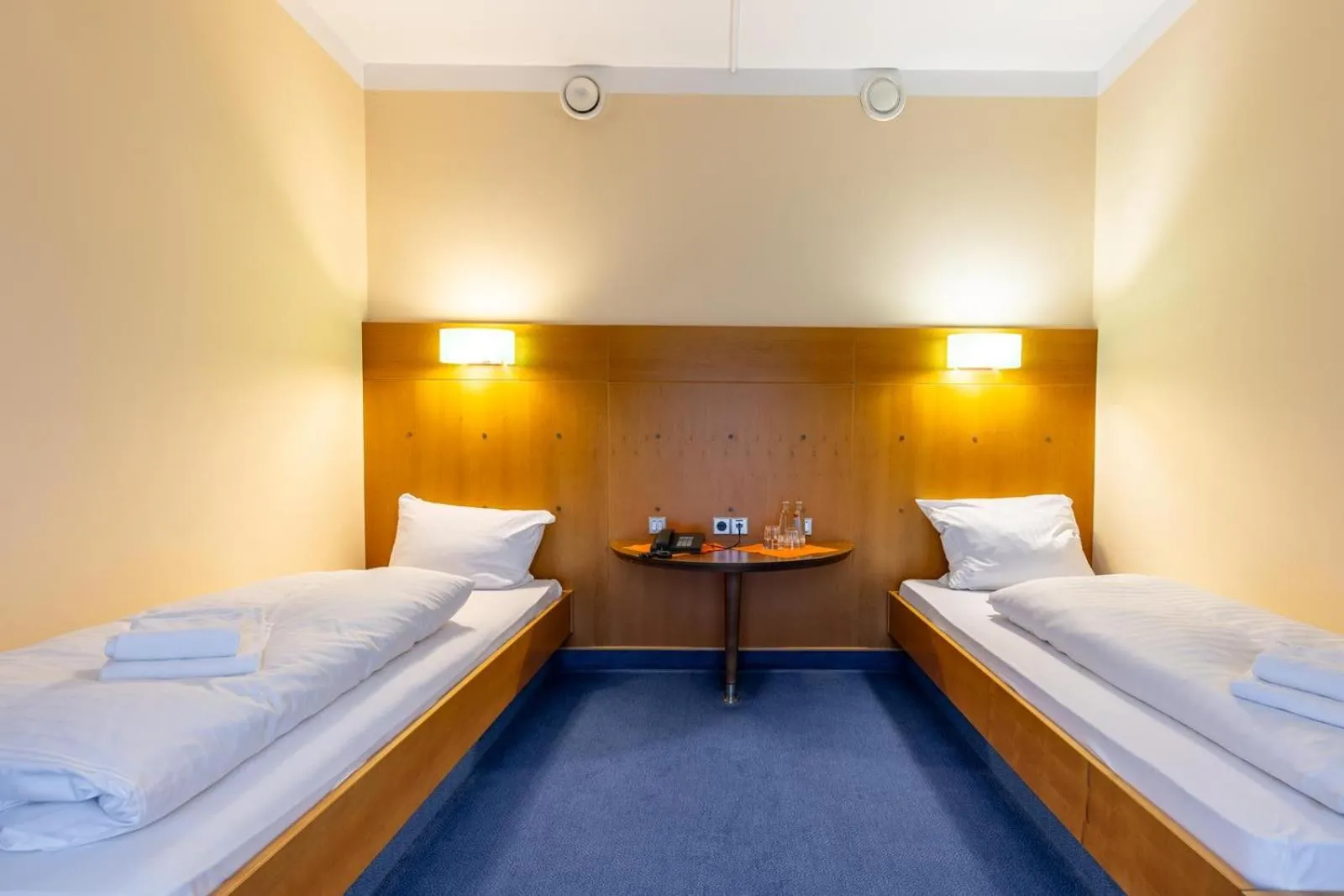 Photo of the whole room, Bed in Dresdner Tor Süd