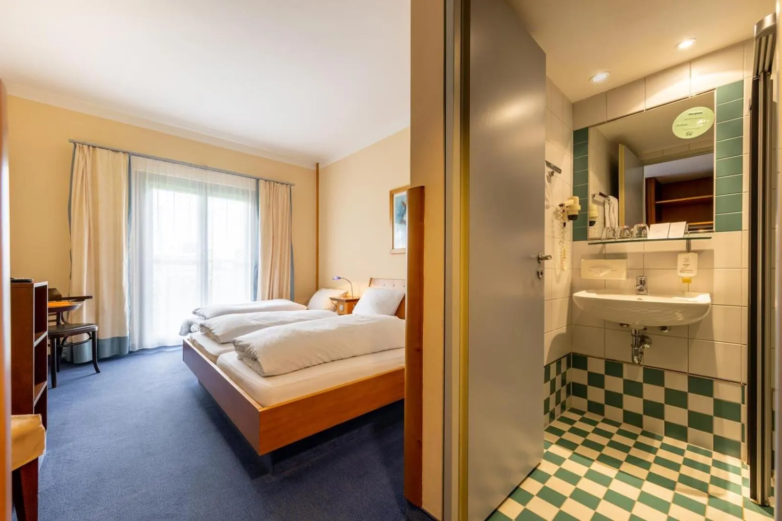 Photo of the whole room, Bed in Dresdner Tor Süd