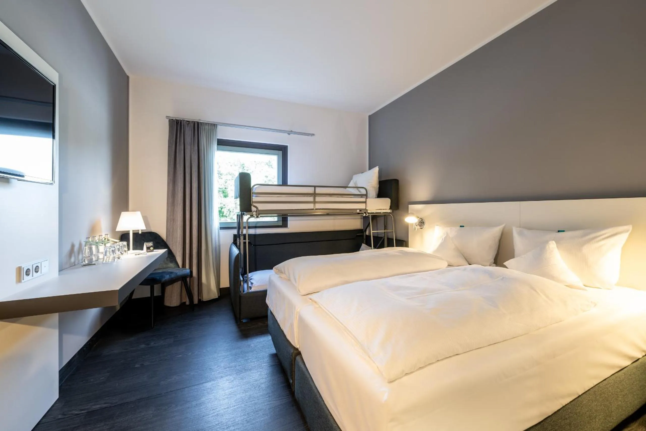 Photo of the whole room, Bed in Dresdner Tor Süd