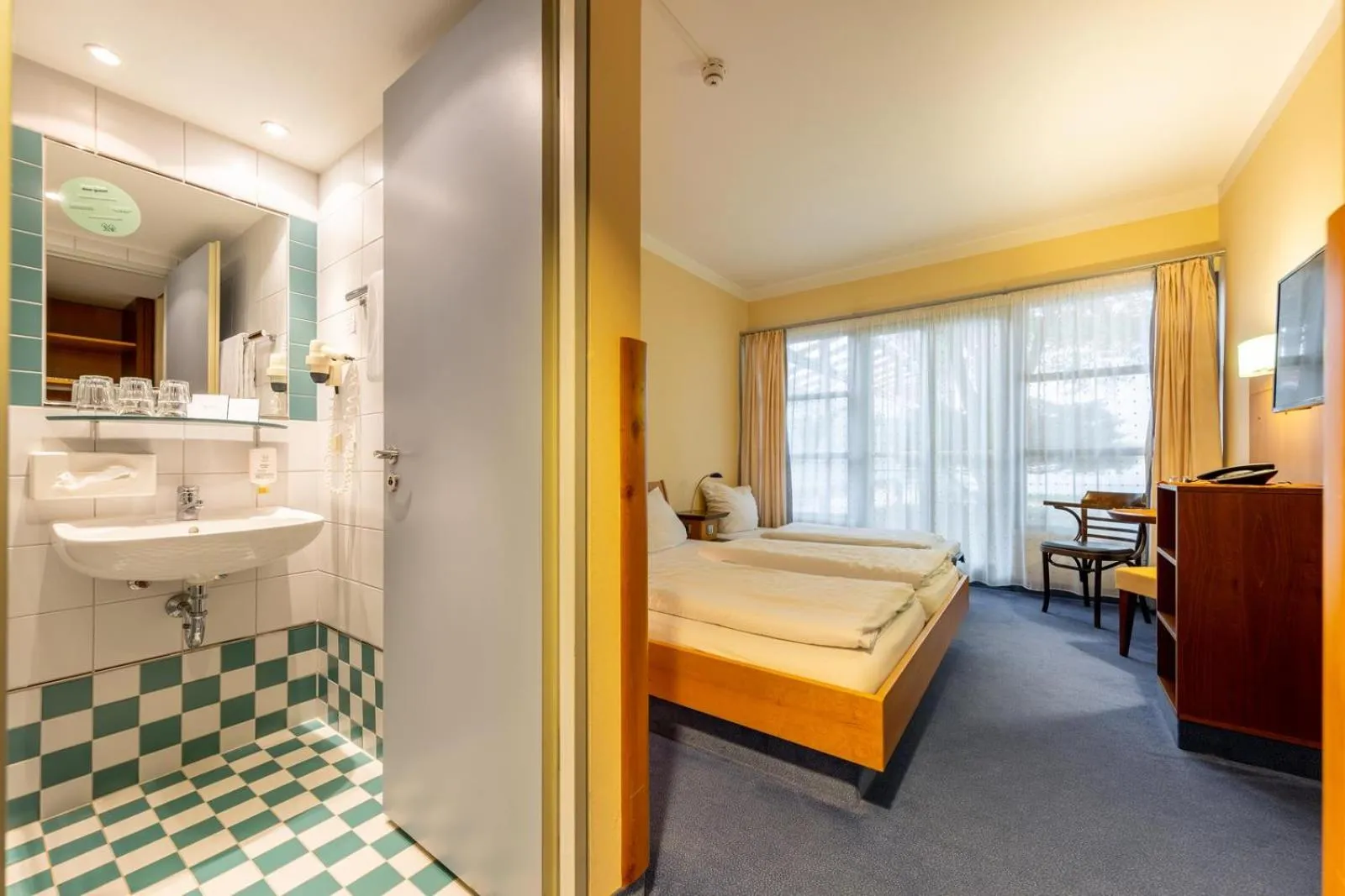 Photo of the whole room, Bed in Dresdner Tor Süd