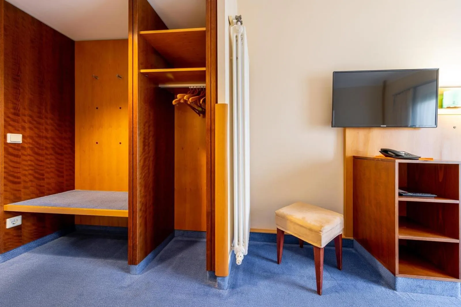 Decorative detail, Bed in Dresdner Tor Süd